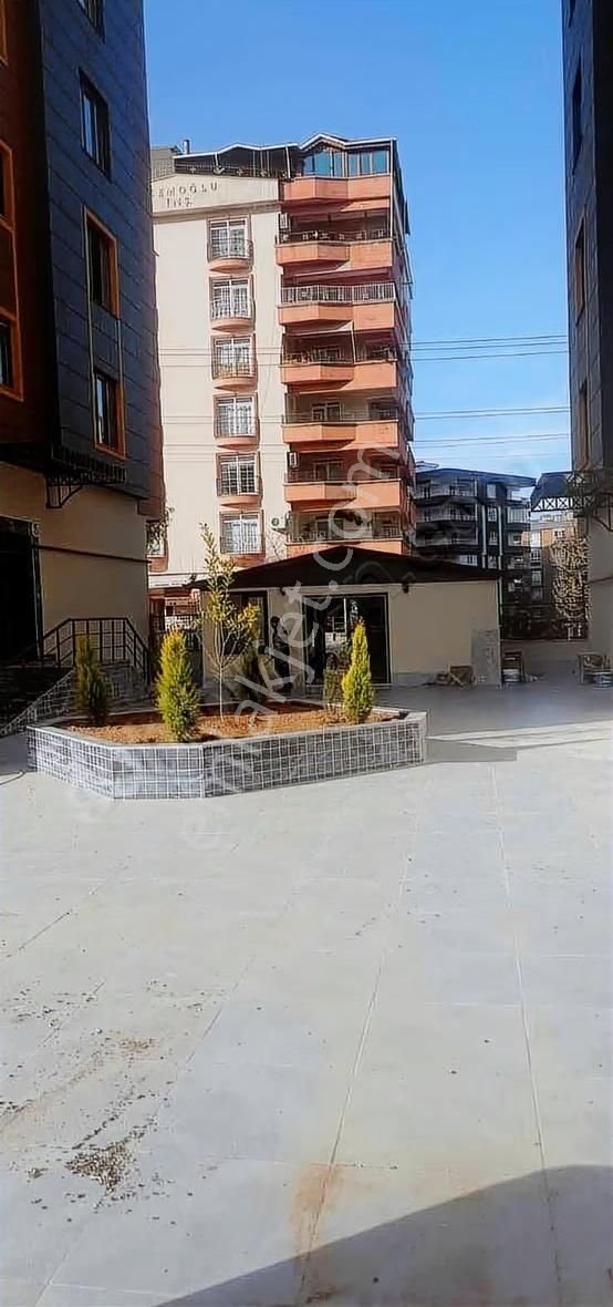 Solmaz Emlak Satılık Lüks Tekli 5+1