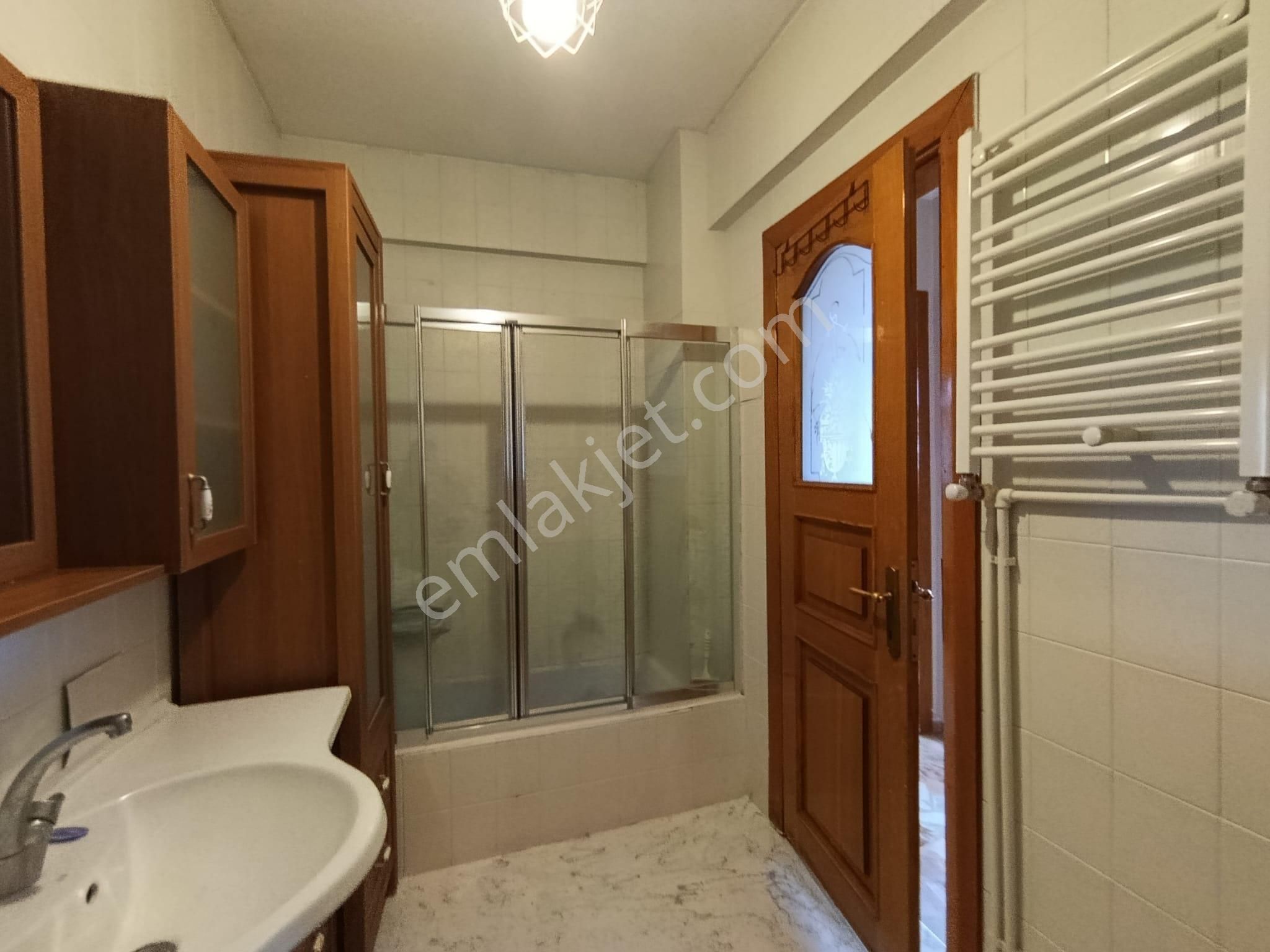 Bahçelievler Mahallesi Talatpaşa Caddesi Üzerinde 3+1 Kiralık Da - Görsel 22