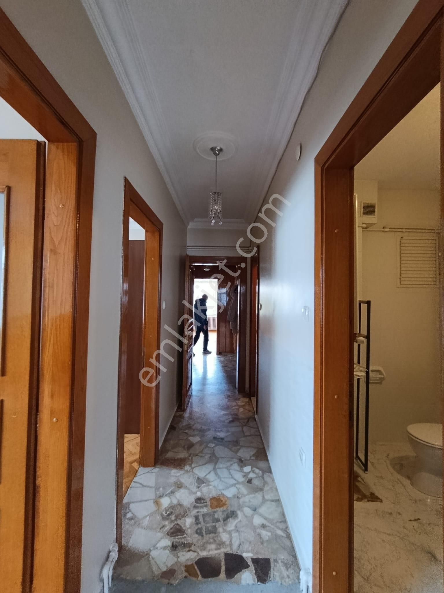 Bahçelievler Mahallesi Talatpaşa Caddesi Üzerinde 3+1 Kiralık Da - Görsel 26