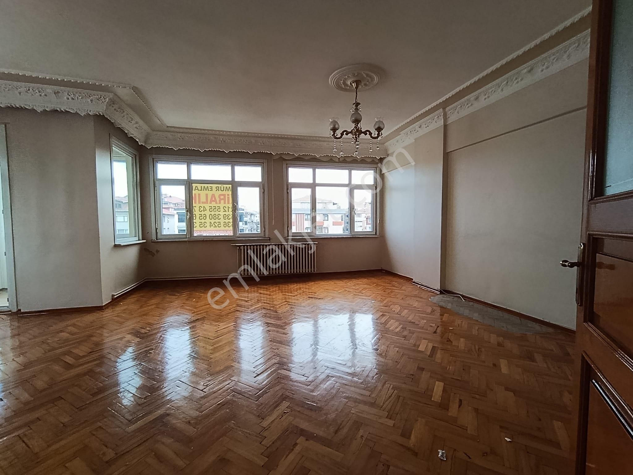 Bahçelievler Mahallesi Talatpaşa Caddesi Üzerinde 3+1 Kiralık Da - Görsel 5