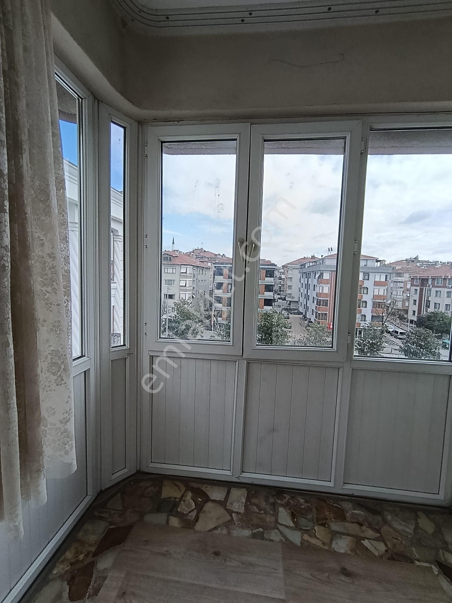 Bahçelievler Mahallesi Talatpaşa Caddesi Üzerinde 3+1 Kiralık Da - Görsel 4