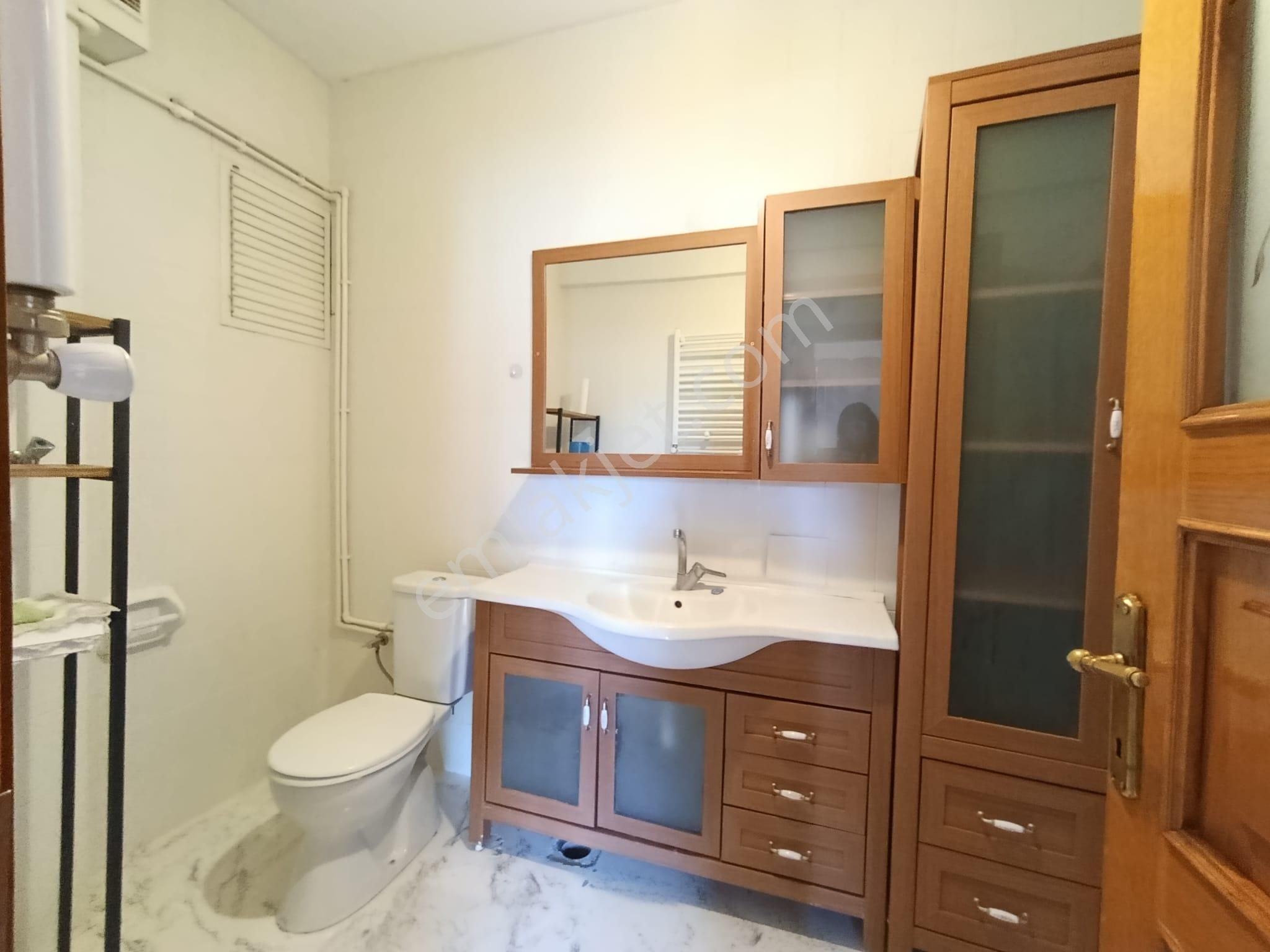 Bahçelievler Mahallesi Talatpaşa Caddesi Üzerinde 3+1 Kiralık Da - Görsel 24