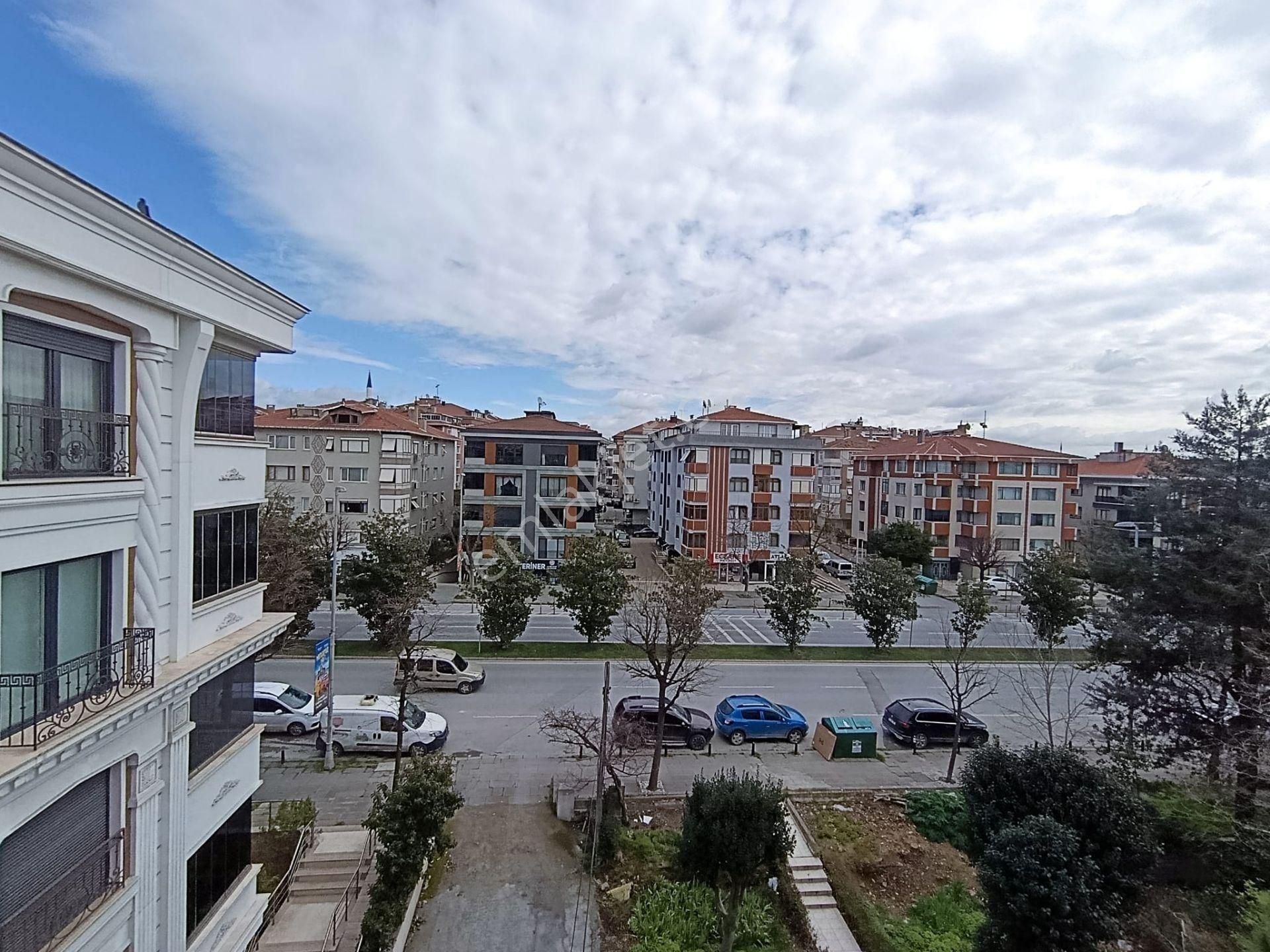 Bahçelievler Mahallesi Talatpaşa Caddesi Üzerinde 3+1 Kiralık Da