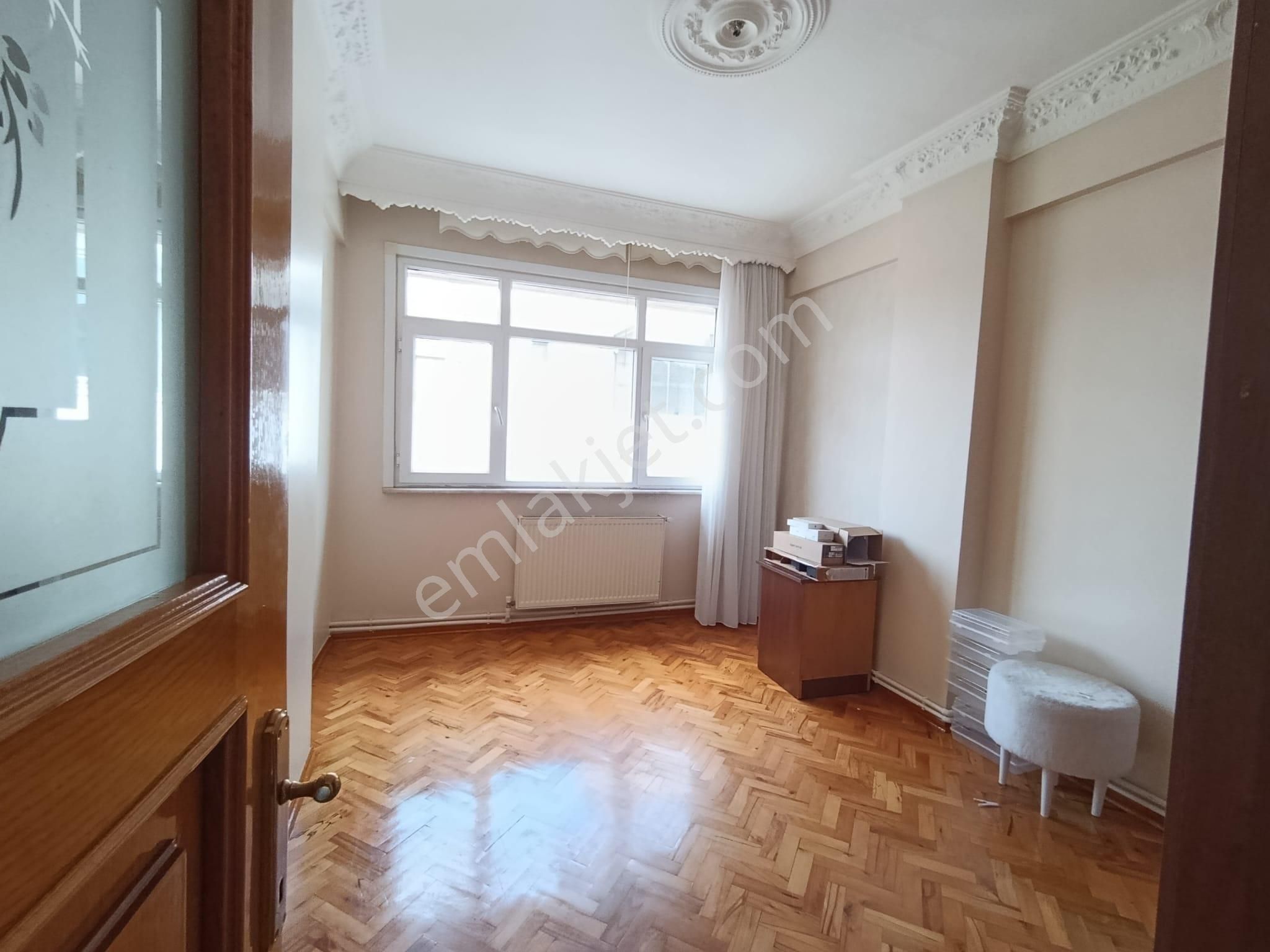 Bahçelievler Mahallesi Talatpaşa Caddesi Üzerinde 3+1 Kiralık Da - Görsel 11