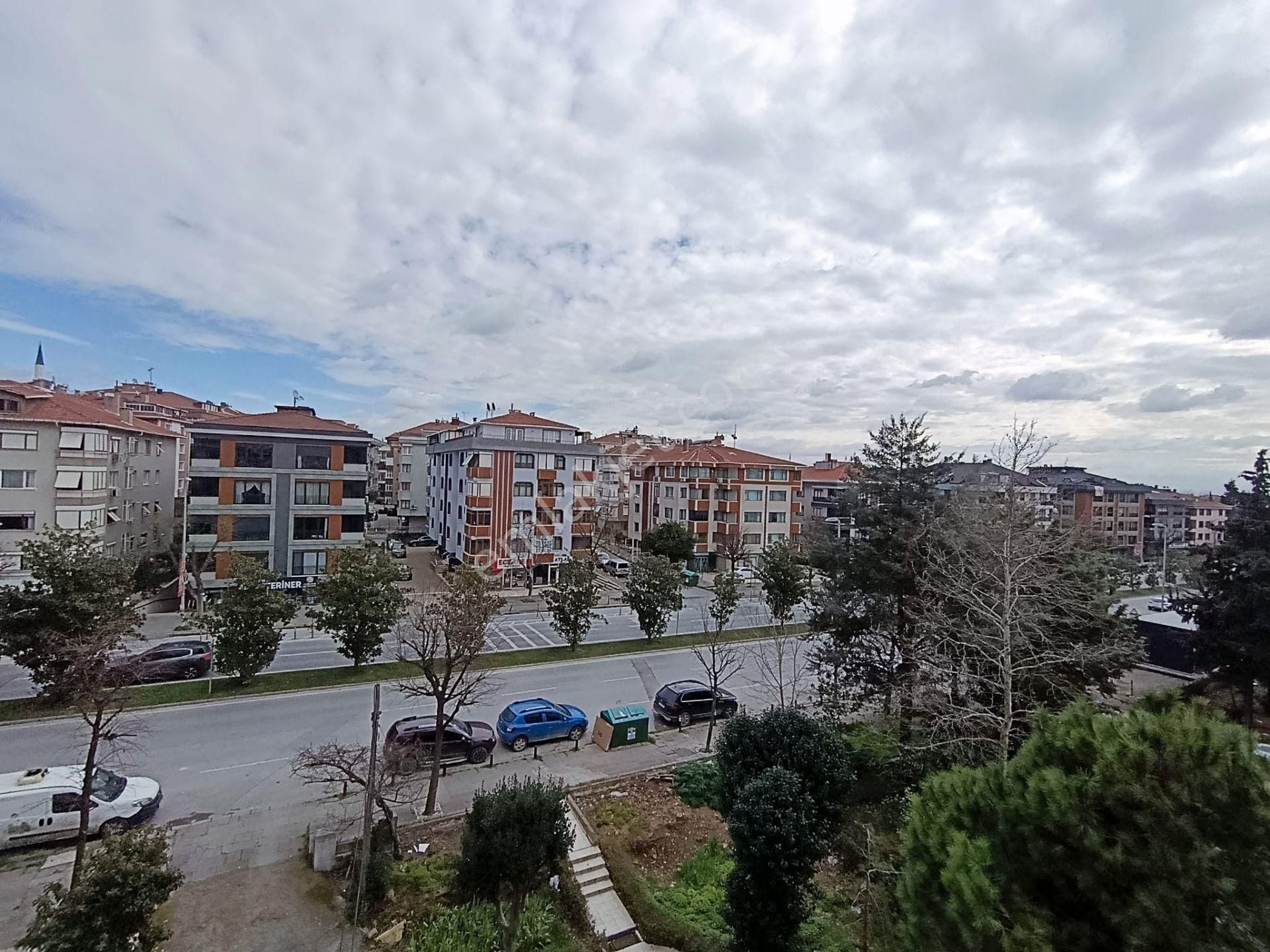 Bahçelievler Mahallesi Talatpaşa Caddesi Üzerinde 3+1 Kiralık Da - Görsel 6