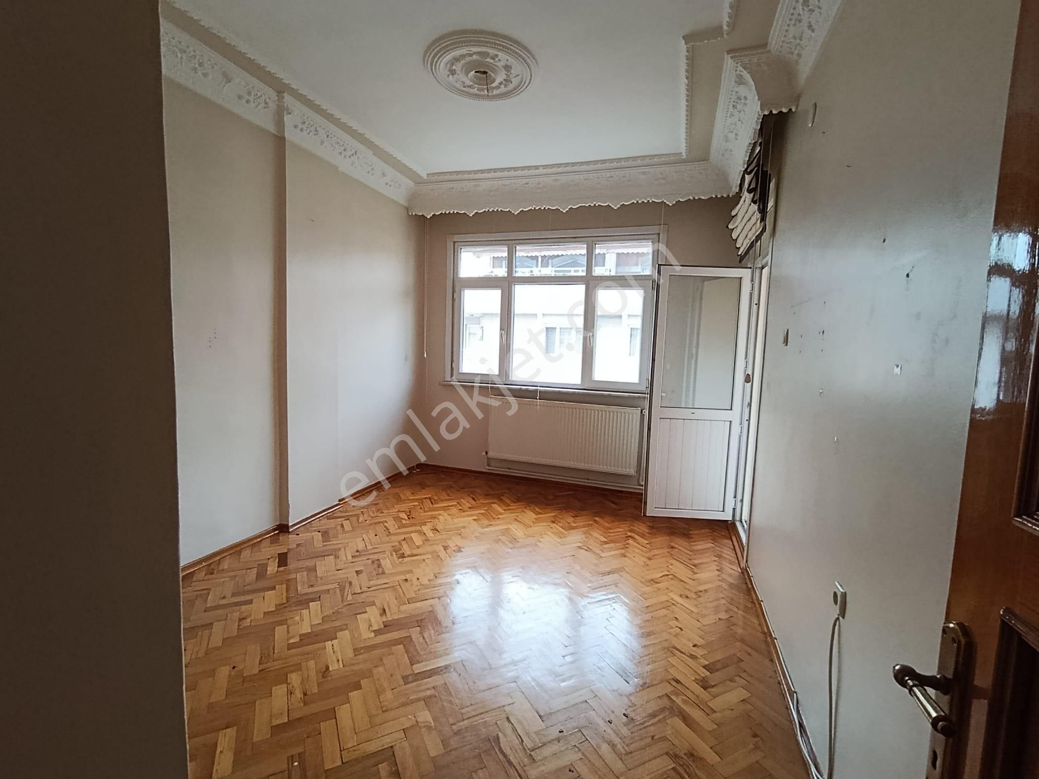 Bahçelievler Mahallesi Talatpaşa Caddesi Üzerinde 3+1 Kiralık Da - Görsel 20