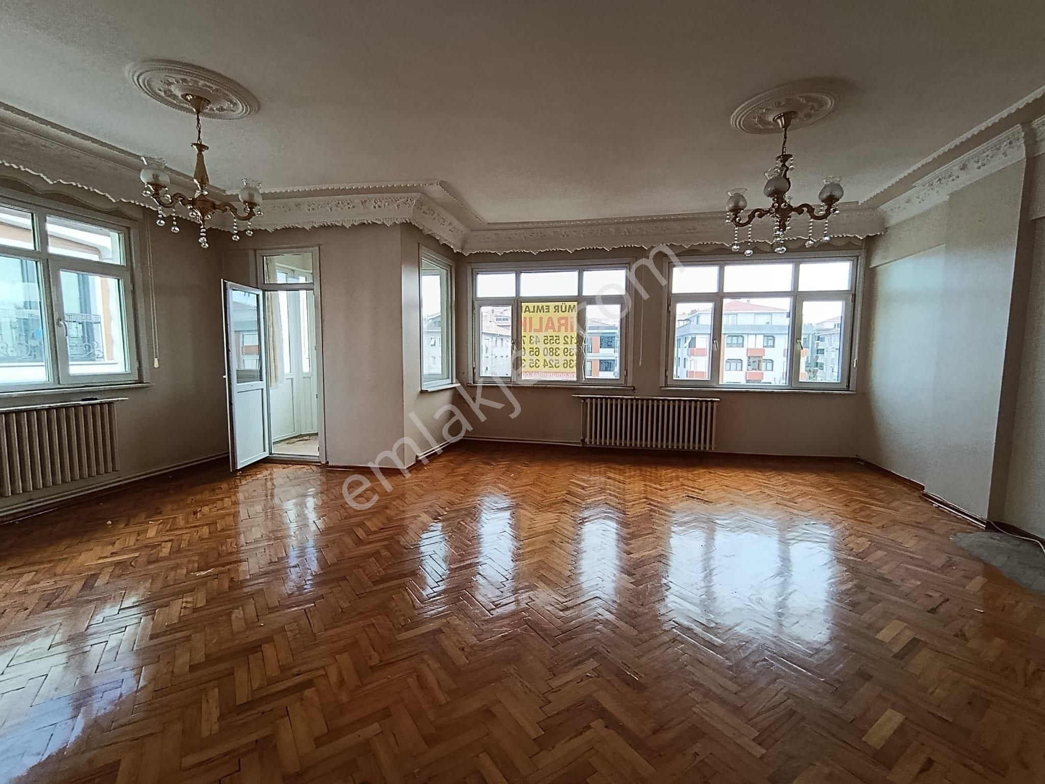 Bahçelievler Mahallesi Talatpaşa Caddesi Üzerinde 3+1 Kiralık Da - Görsel 3