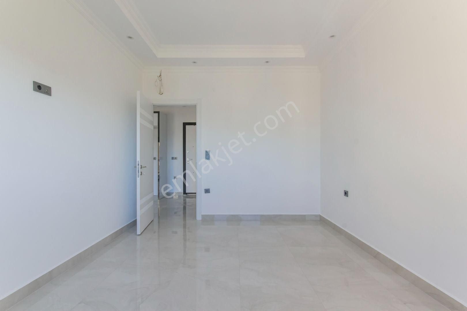 Alanya Mahmutlar’da Lüks Sitede Güney Cepheli 1+1 Daire - Görsel 11