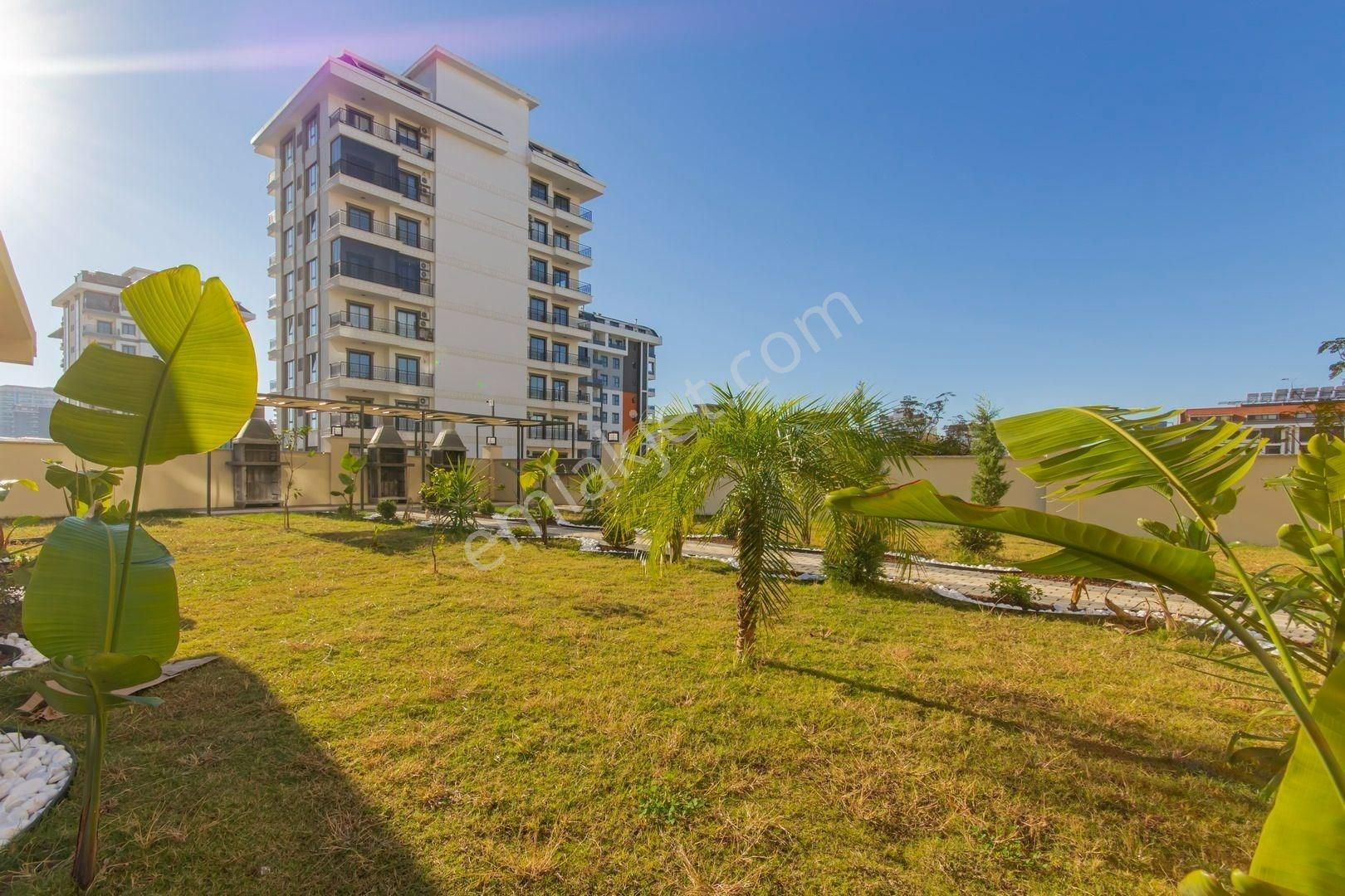 Alanya Mahmutlar’da Lüks Sitede Güney Cepheli 1+1 Daire