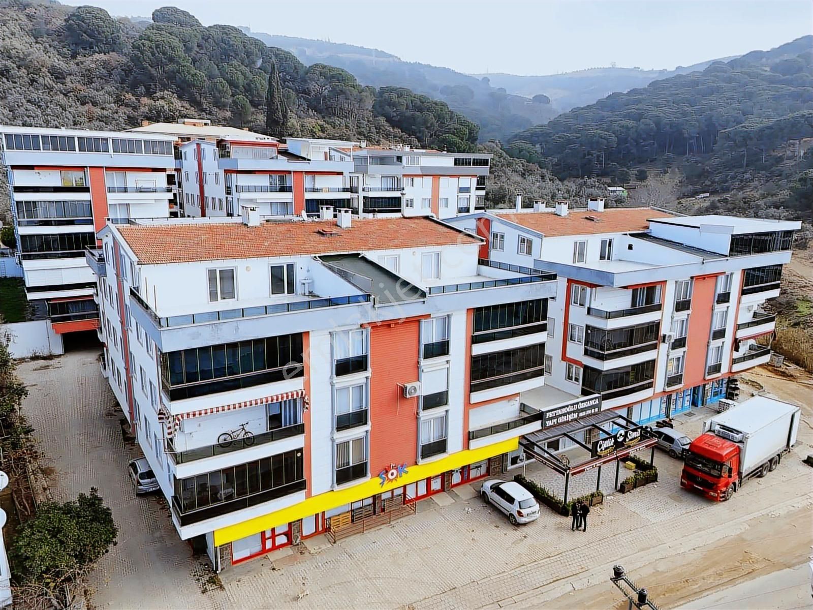 Yılandarda Havuzlu Site İçerisinde 2+1 90 M2 Net Sıfır Daire