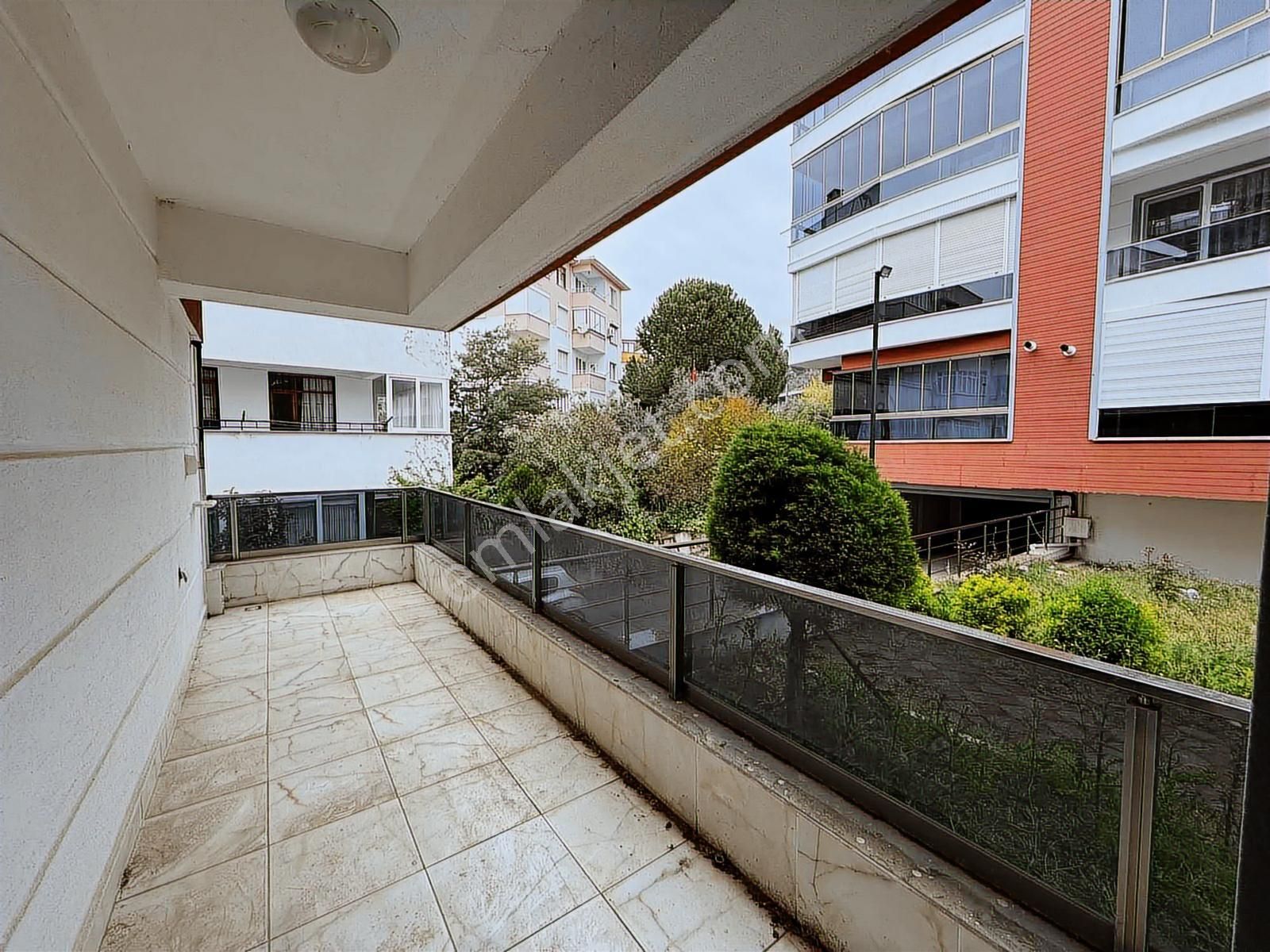 Yılandarda Havuzlu Site İçerisinde 3+1 110 M2 Net Bahçe Katı - Görsel 15