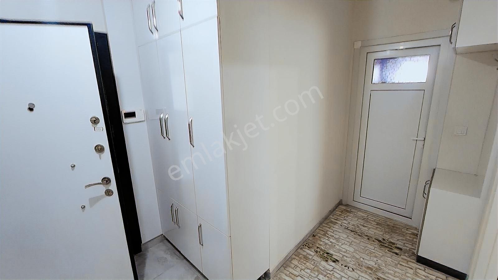 Karaca'dan Ulusoy Caddesınde Full Eşyalı Arakat - Görsel 8