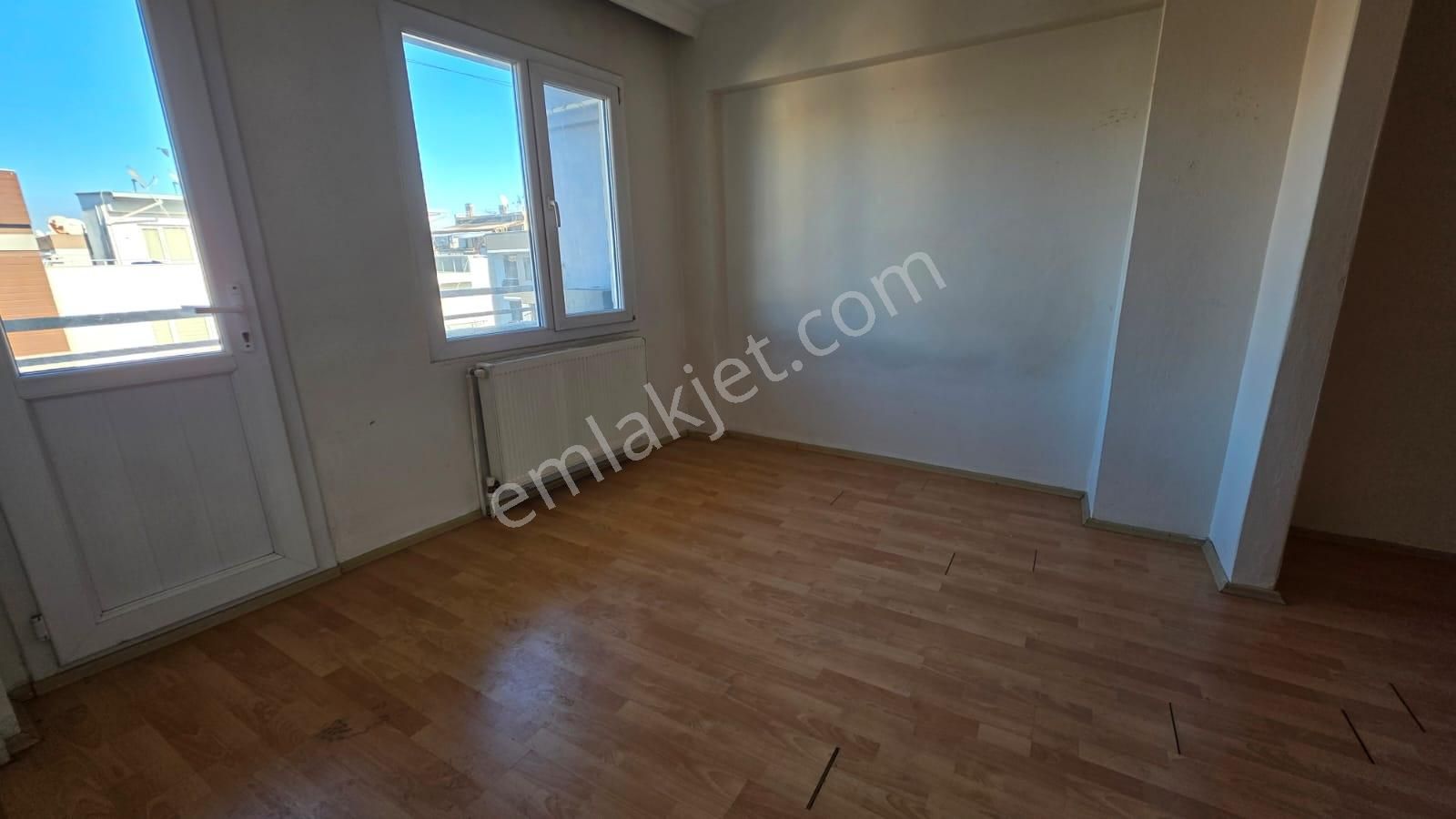 Ali Rıza Avni Blv. Üzerinde 2+1 Arakat Daire - Görsel 15