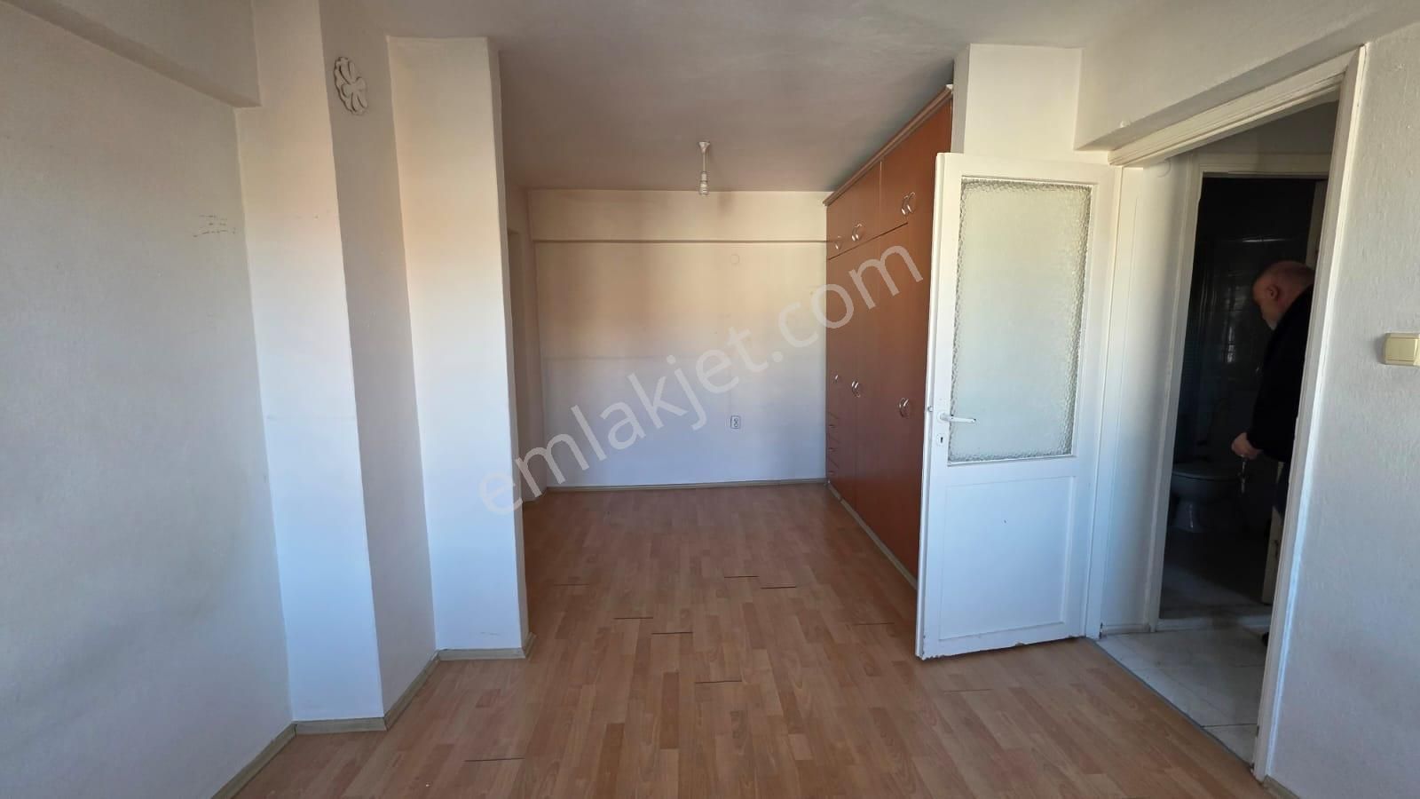 Ali Rıza Avni Blv. Üzerinde 2+1 Arakat Daire - Görsel 17