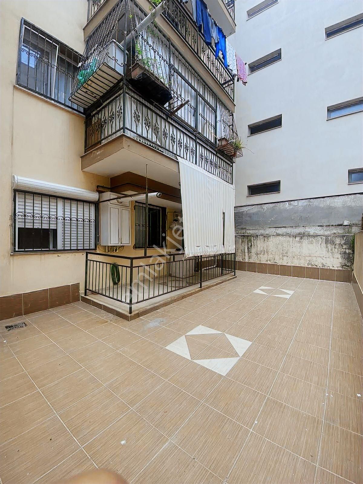 Nurfen'den Pazaryeri Karşısı Genç Binada Geniş Bahçeli 3+1 Daire - Görsel 8