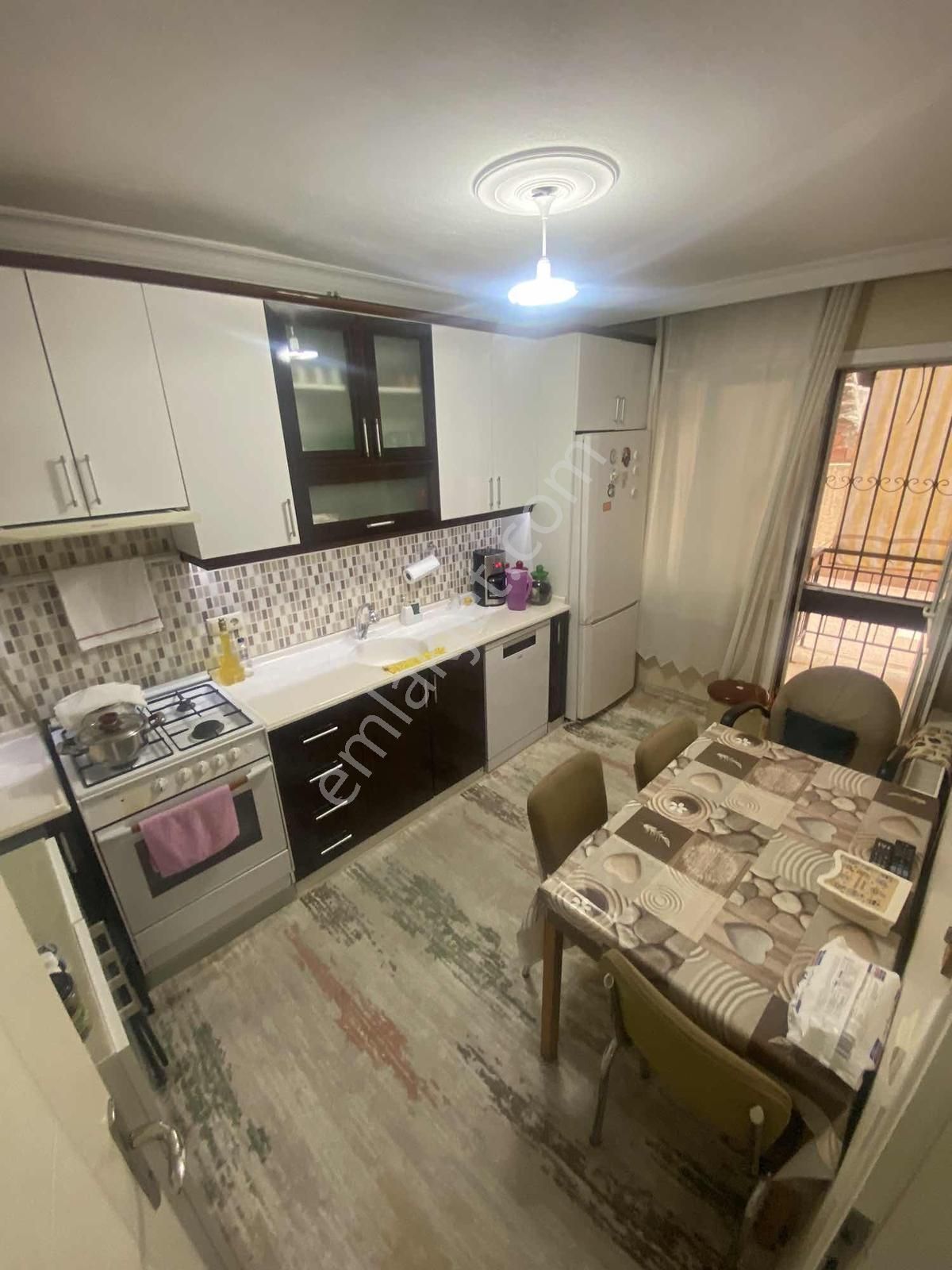 Nurfen'den Pazaryeri Karşısı Genç Binada Geniş Bahçeli 3+1 Daire