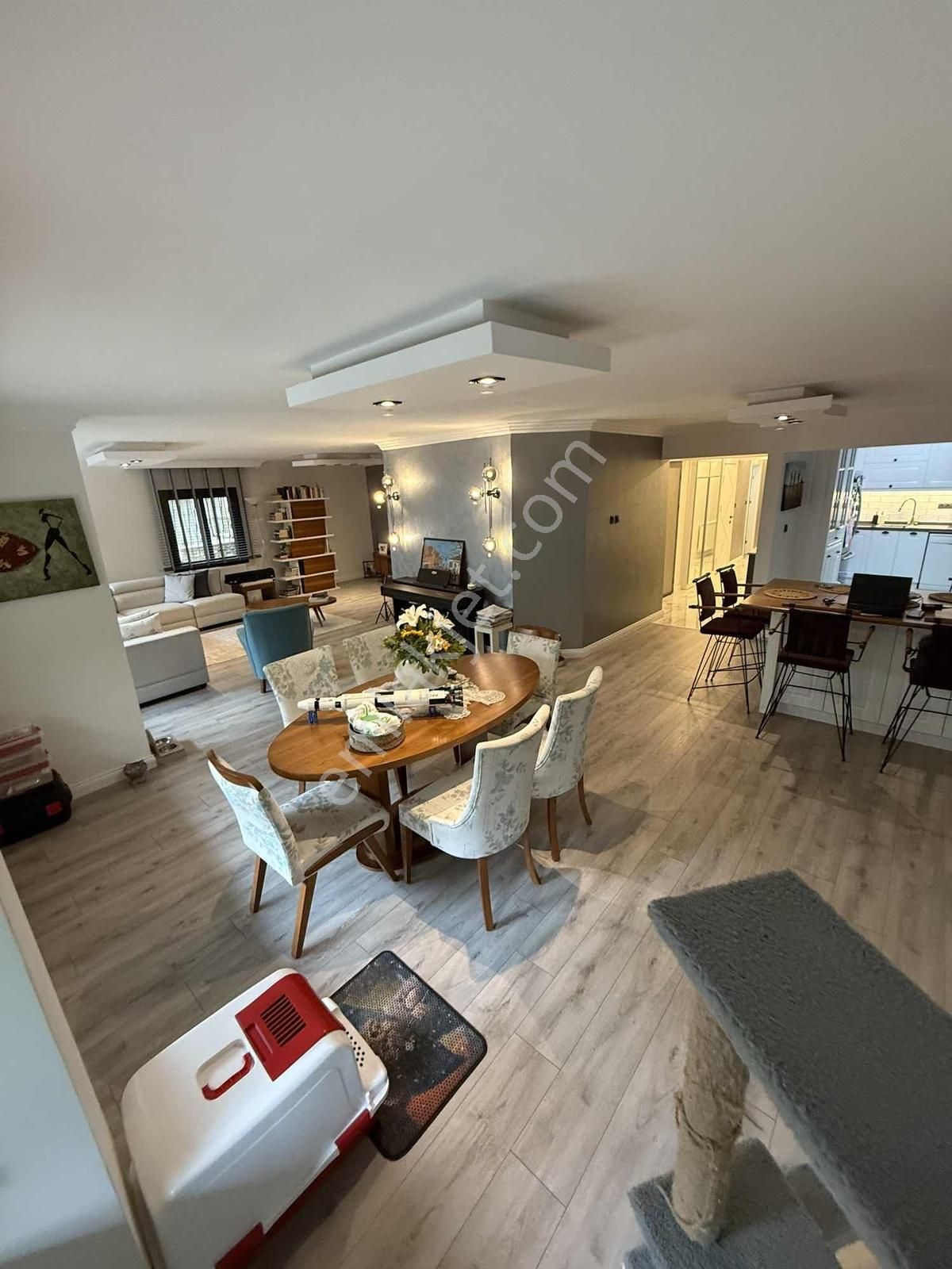 Nurfen'den Lüks Tadilatlı İnönü Caddesi Altı 4+1 Satılık Daire