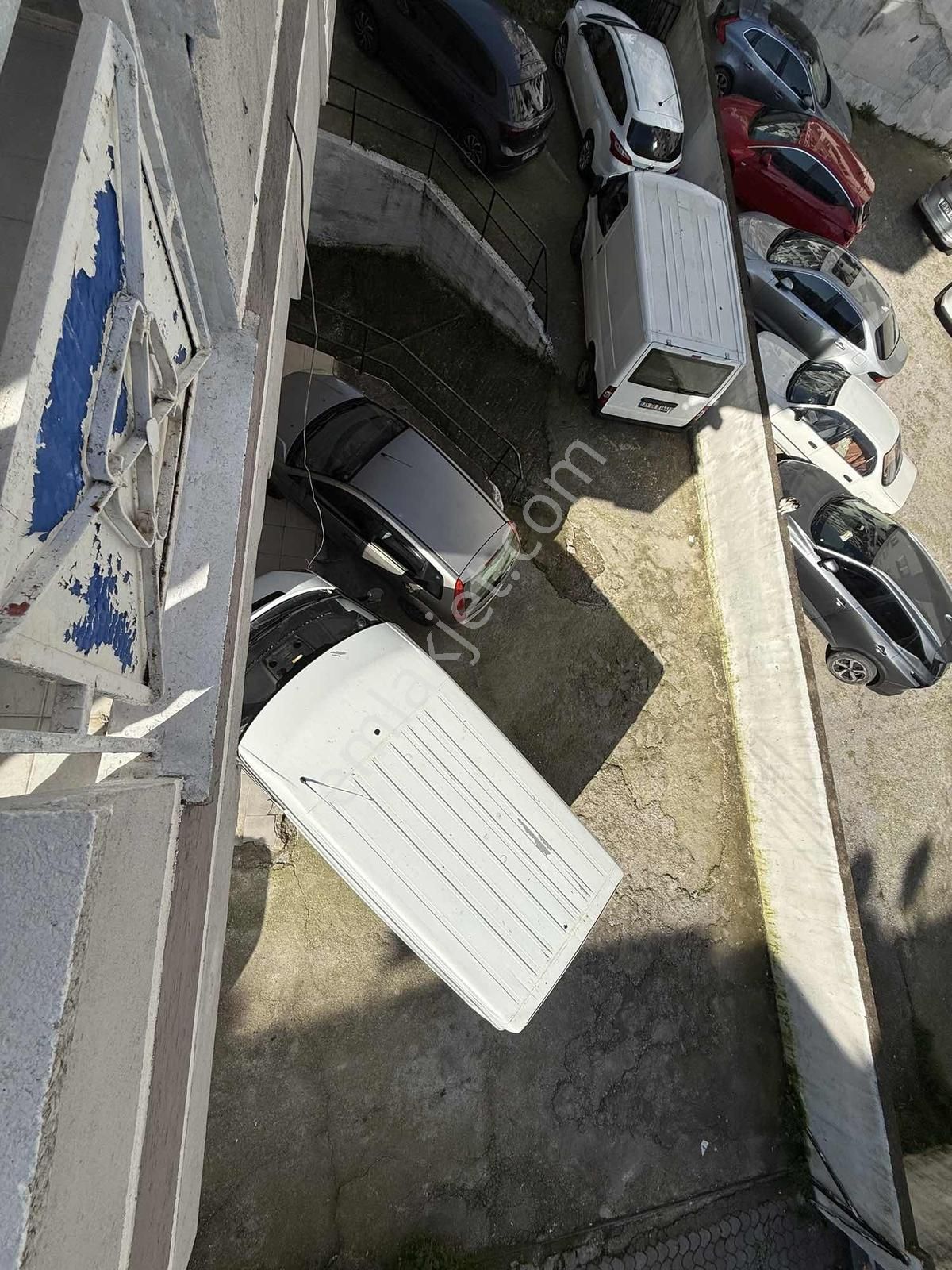 Nurfen'den Cadde Yakını Köşe Bina Arakat Geniş Otoparklı Kiralık - Görsel 3