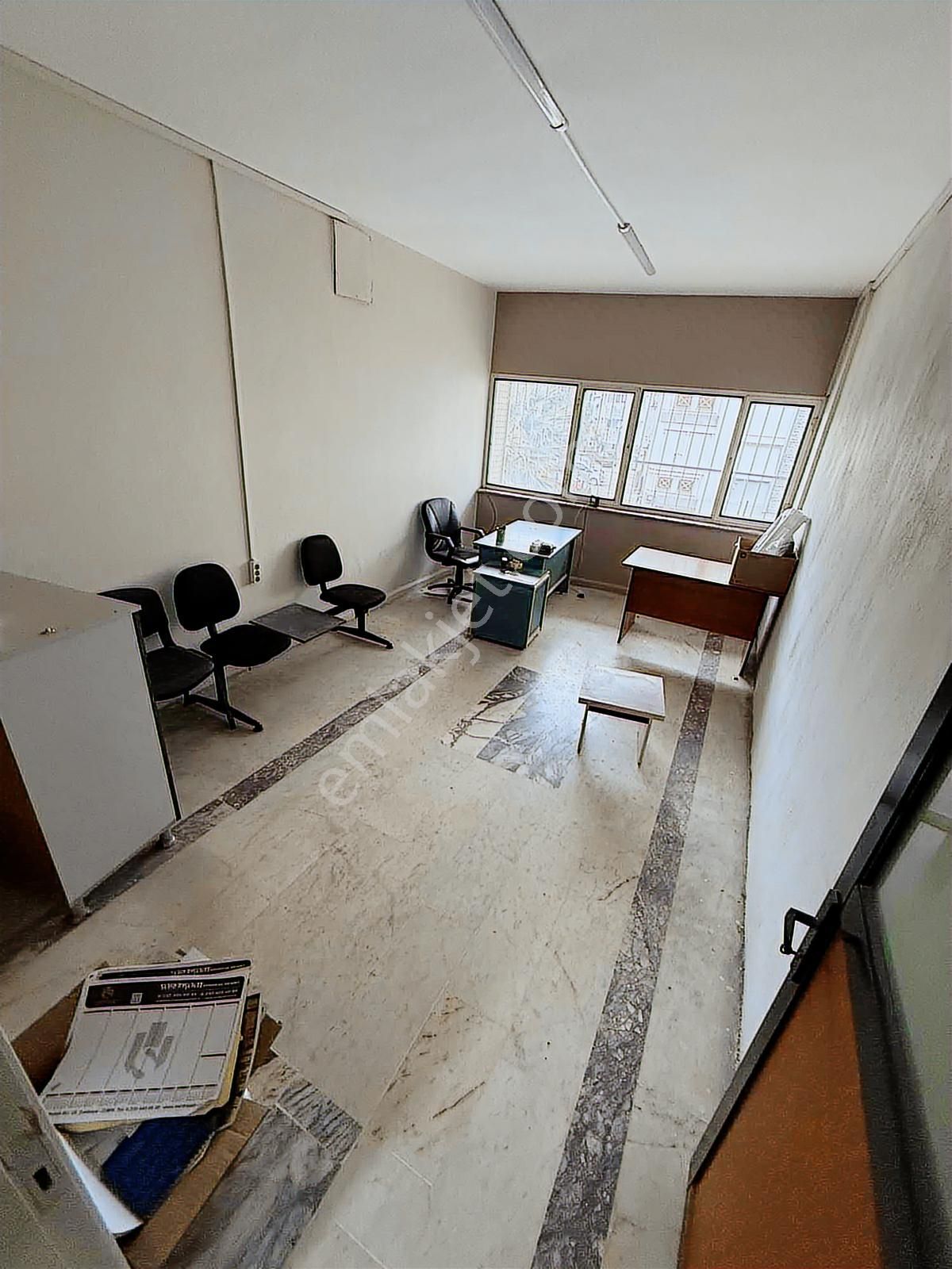 Nurfen'den Geniş Çift Girişli Wcli Kiralık Dükkan