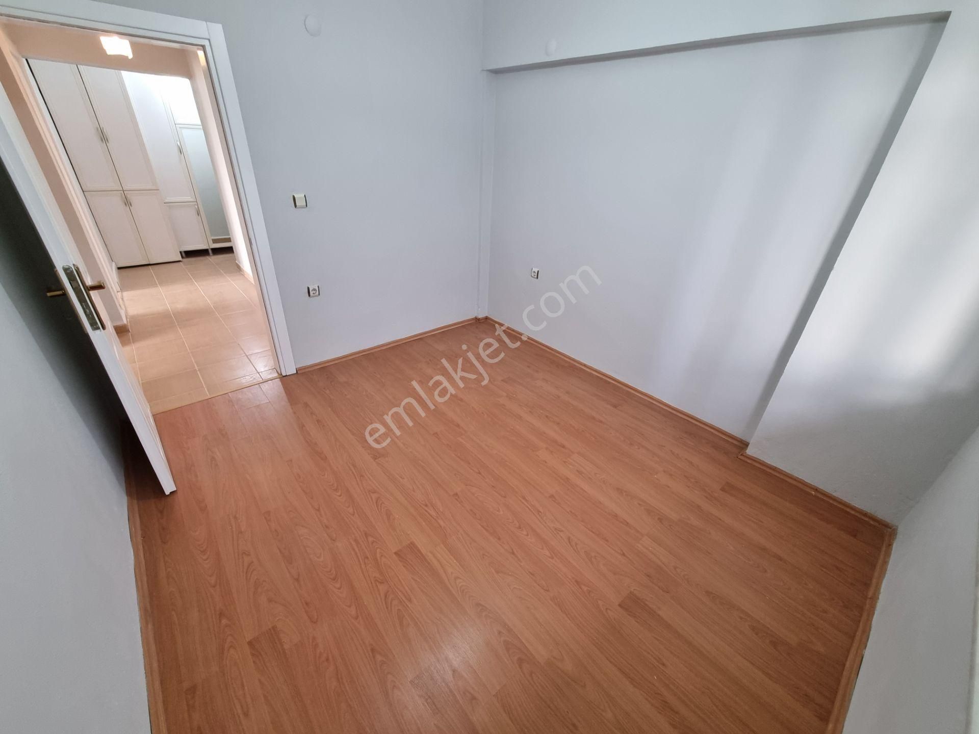 Karasu Denize Birinci Parsel Havuzlu Site Satılık 2+1 - Görsel 24