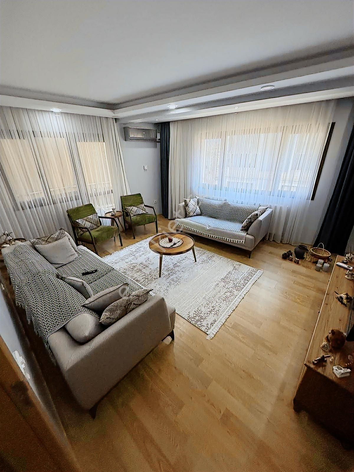 Nurfen'den Genç Köşe Binada Arakat Kapalı Otoparklı Daire