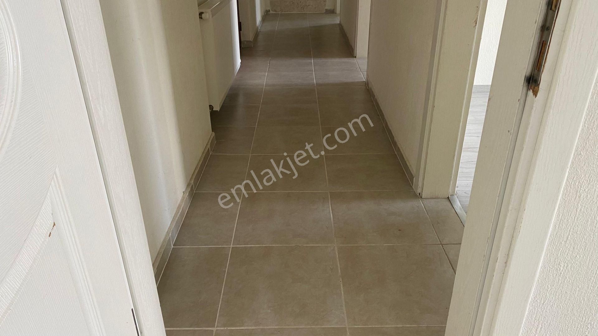 Buket Emlaktan Kiralık 2+1 Daire Doğal Gazlı Ebeveyn Banyolu - Görsel 3