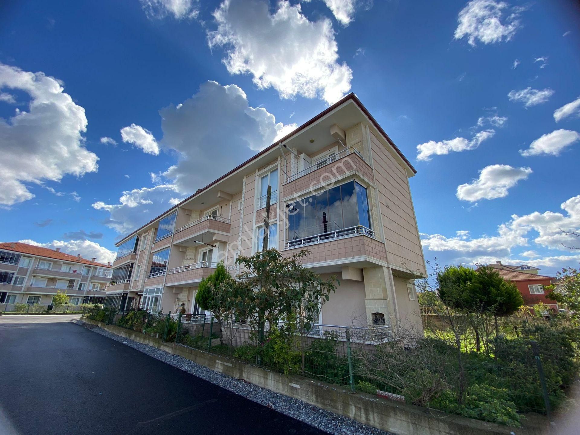 Karasu Çiğdem Emlaktan...^^sıfır^^ Kiralık 2+1 Daire...3.kat