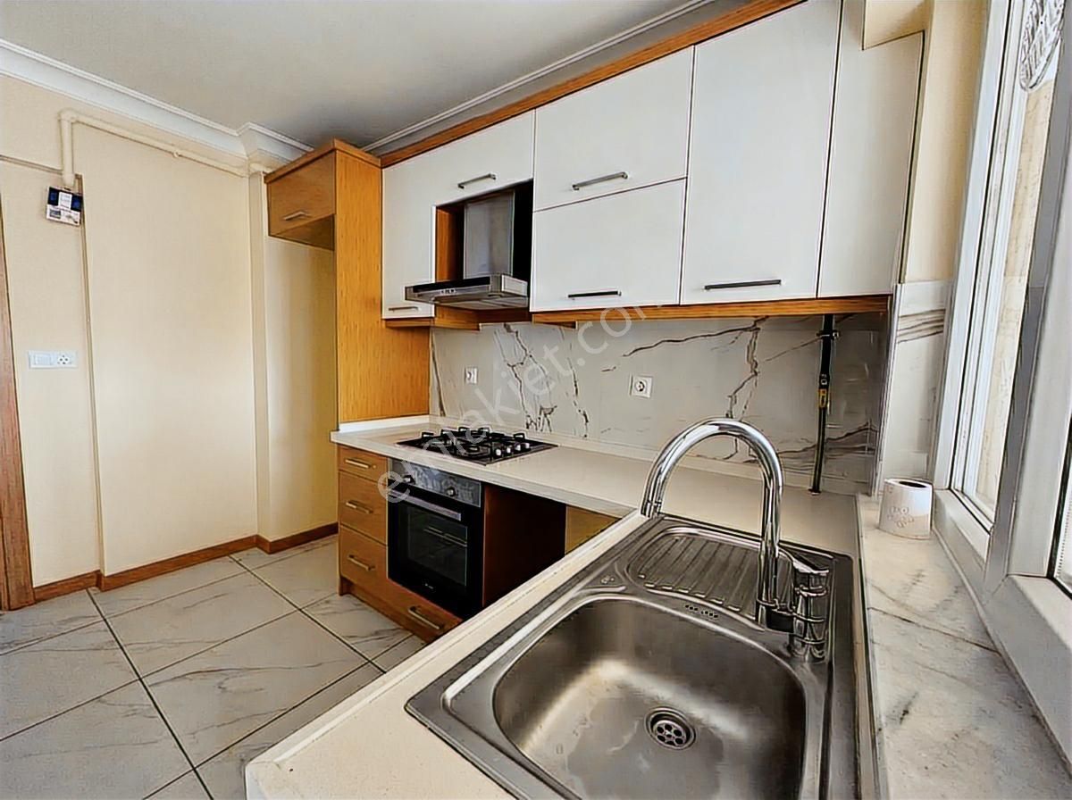 Remax Advantage'den 23 Nisanda Satılık Arakat 2+1 Boş Daire - Görsel 3