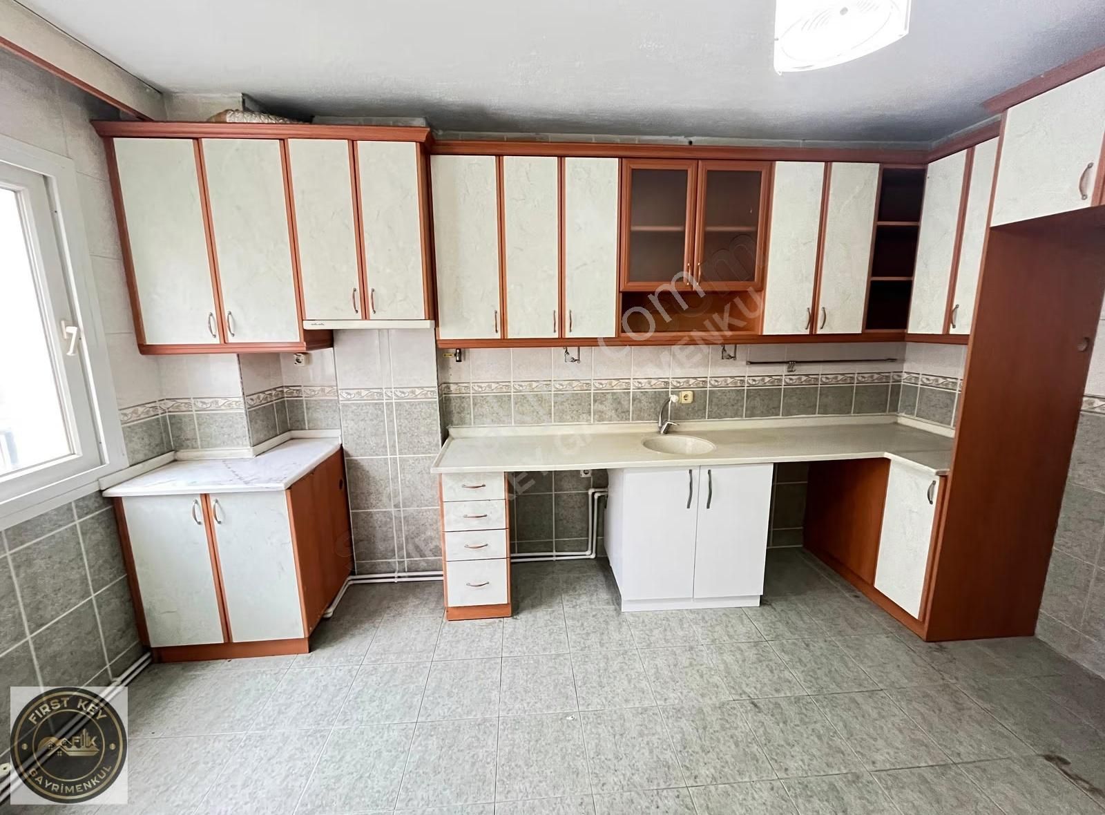 Yeşilova'da, Asansörlü, Köşe, Ara Kat, Geniş, Ferah 2+1 - Görsel 6