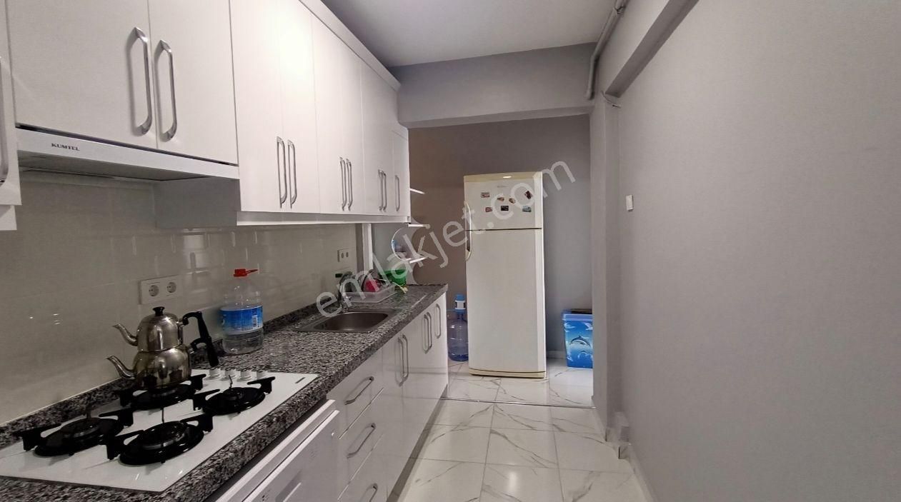 Provos Gayrimenkul, Denize Sıfır, İçi Yenilenmiş, 2+1 Daire - Görsel 12