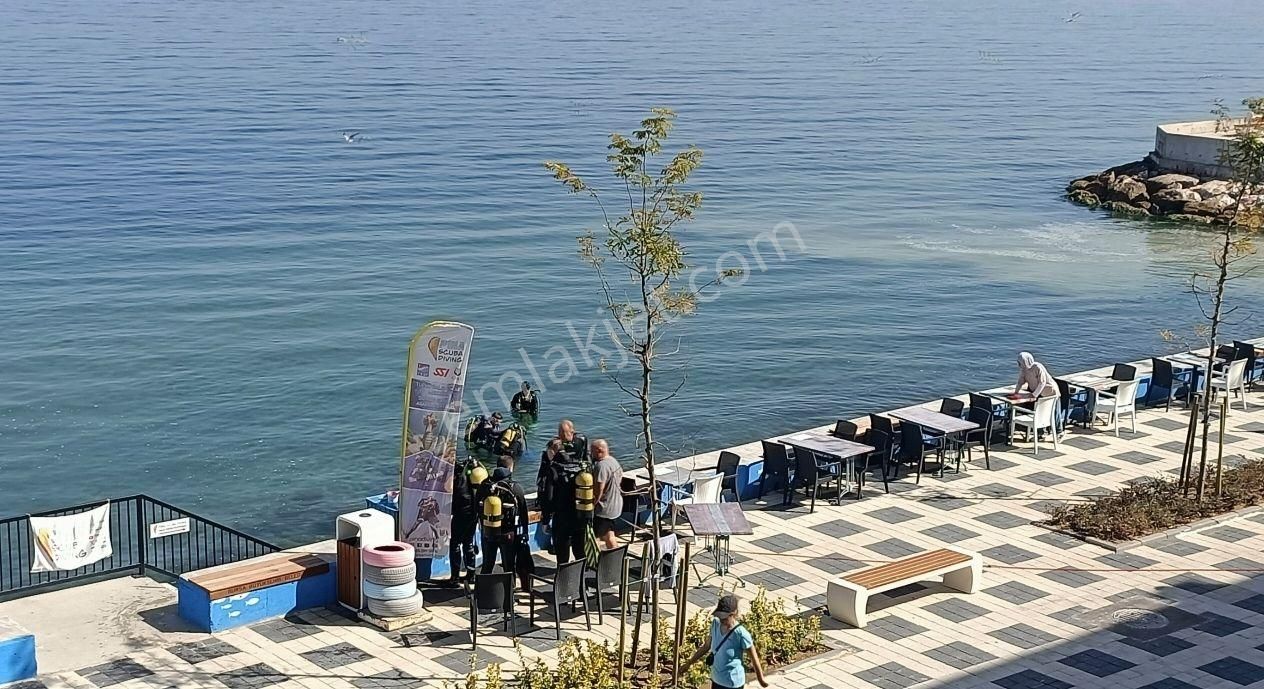 Provos Gayrimenkul, Denize Sıfır, İçi Yenilenmiş, 2+1 Daire - Görsel 2