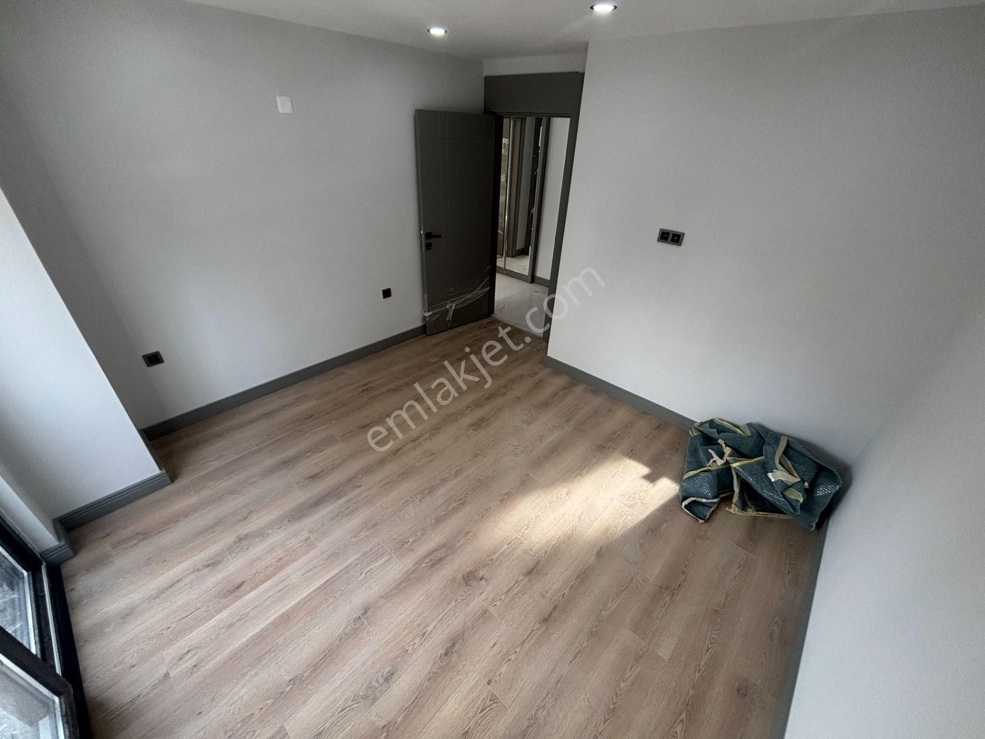 Güvenlikte Sıfır Kapalı Otoparklı Doğalgazlı Şık 2+1 - Görsel 25