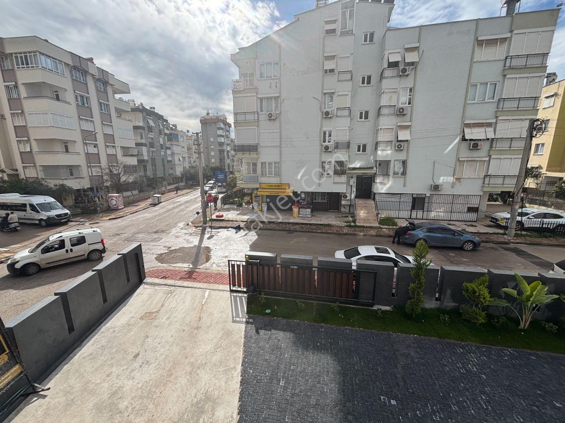 Güvenlikte Sıfır Kapalı Otoparklı Doğalgazlı Şık 2+1 - Görsel 12