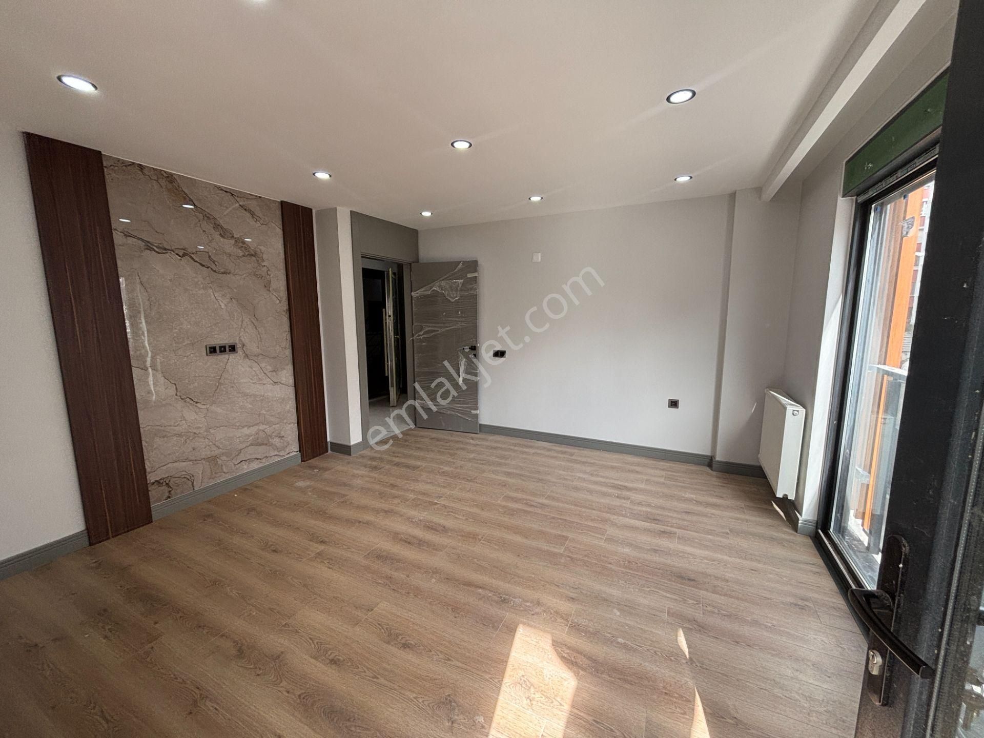 Güvenlikte Sıfır Kapalı Otoparklı Doğalgazlı Şık 2+1 - Görsel 8