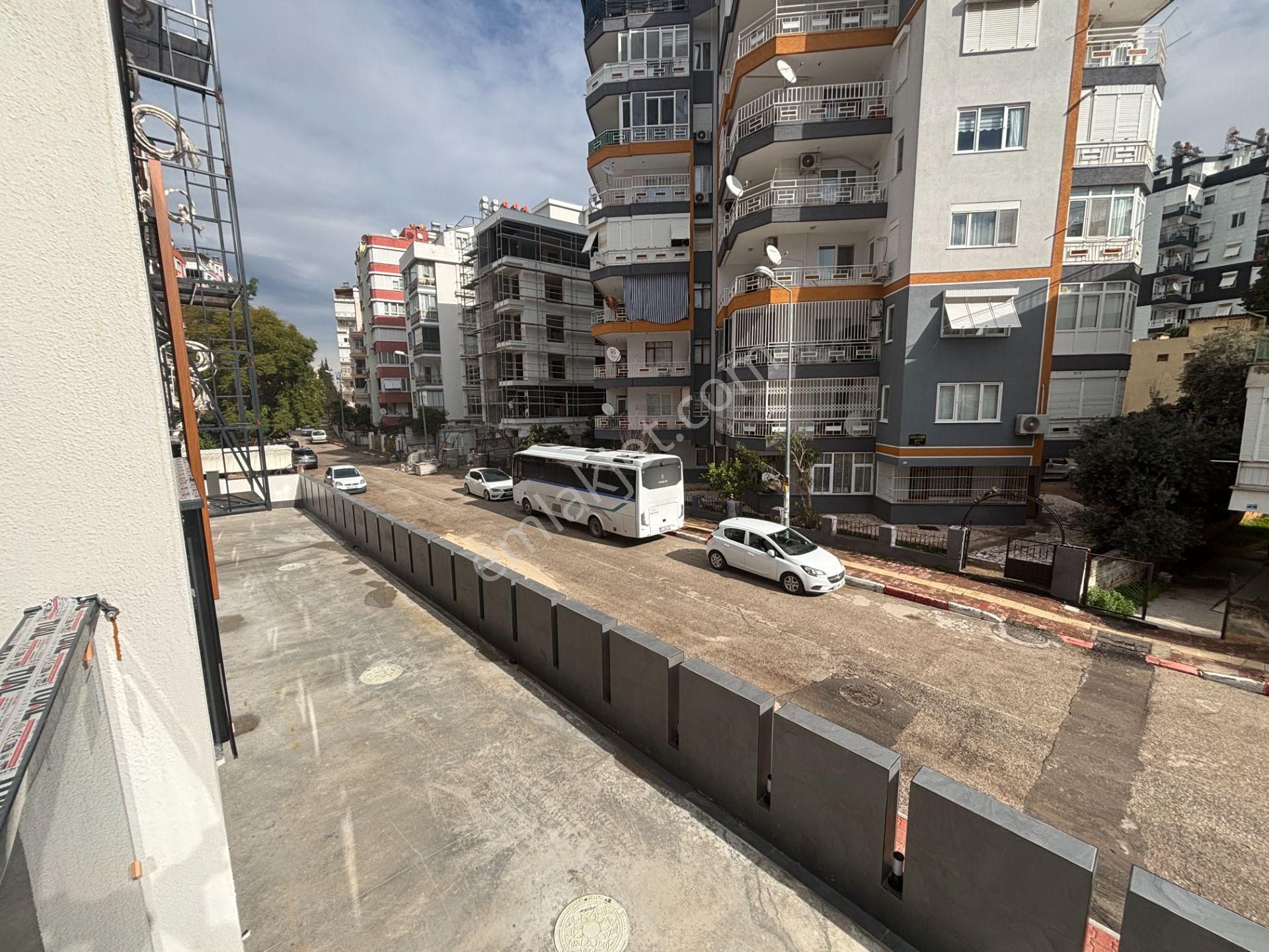 Güvenlikte Sıfır Kapalı Otoparklı Doğalgazlı Şık 2+1 - Görsel 11