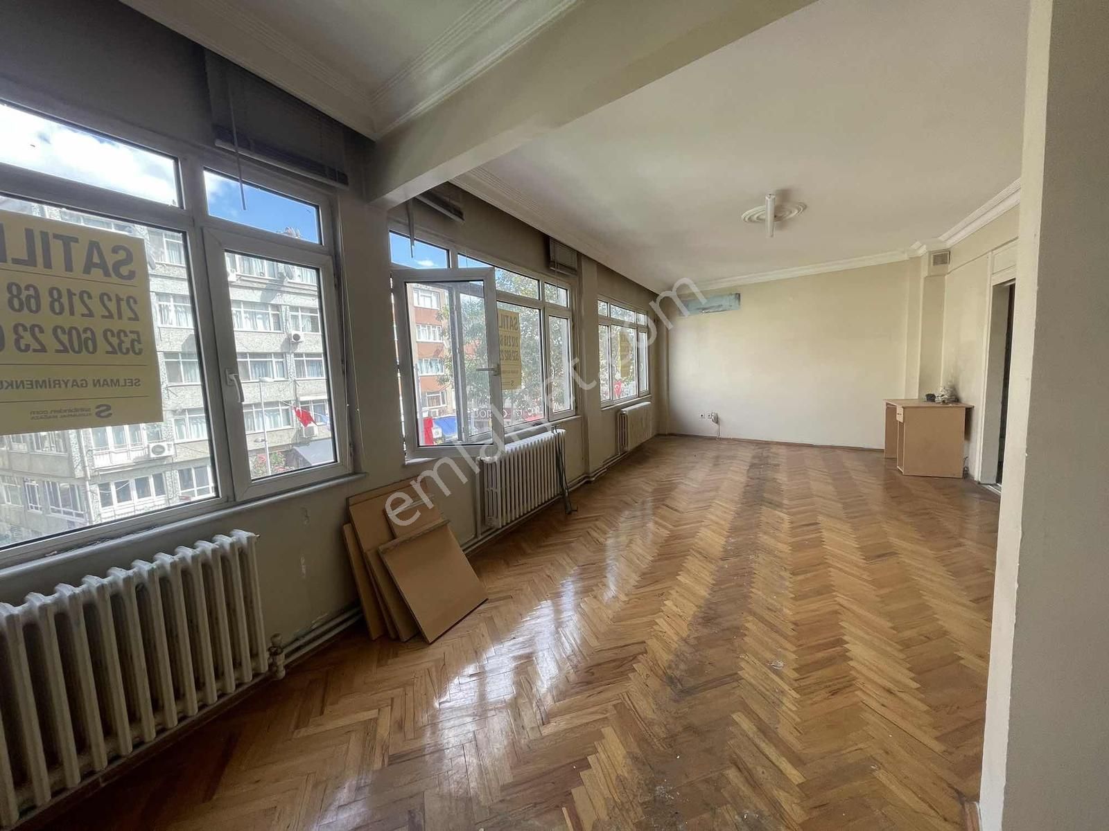 Sarıyer Ana Cadde Üzeri Geniş Daire