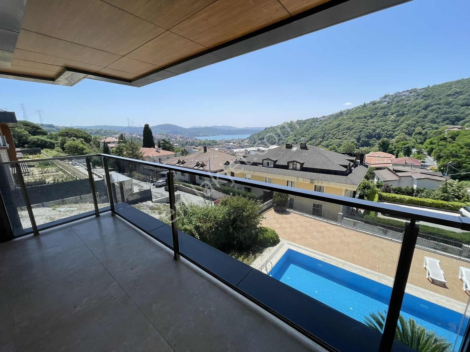 Boğaz Manzaralı Tünele Yakın Havuzlu Otoparklı Çatı Dubleksi - Görsel 31