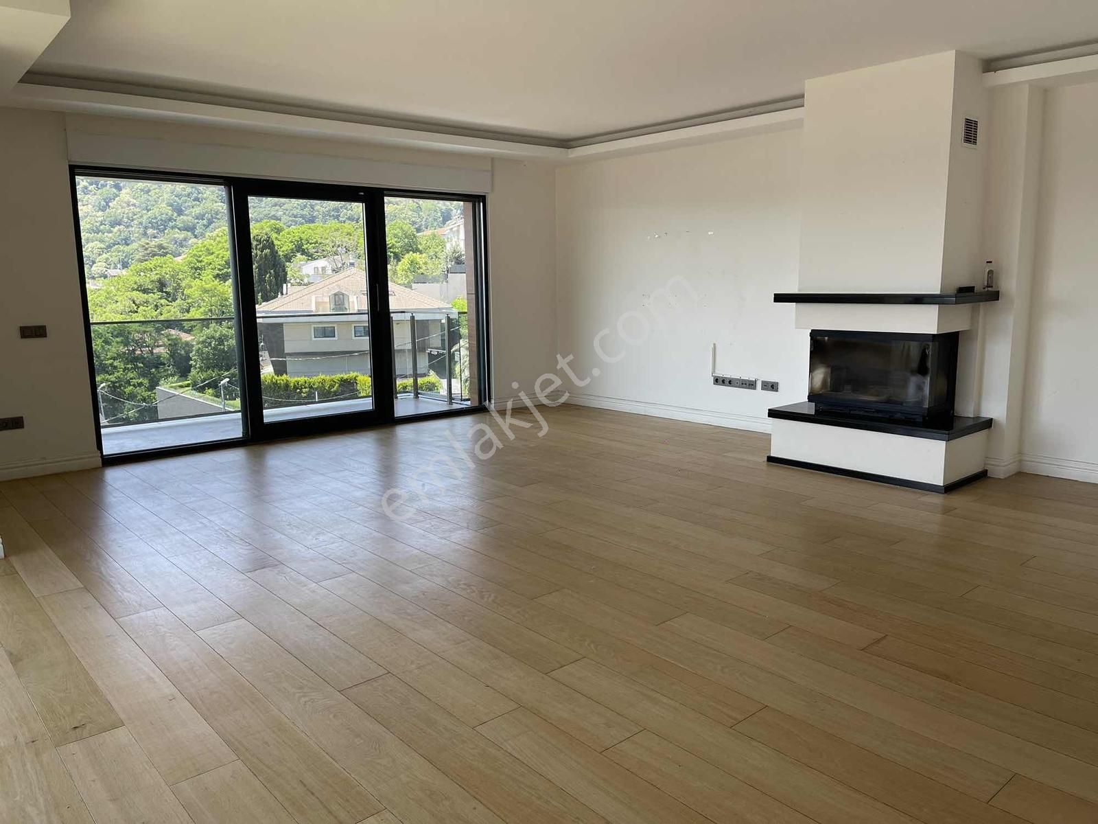 Boğaz Manzaralı Tünele Yakın Havuzlu Otoparklı Çatı Dubleksi - Görsel 28