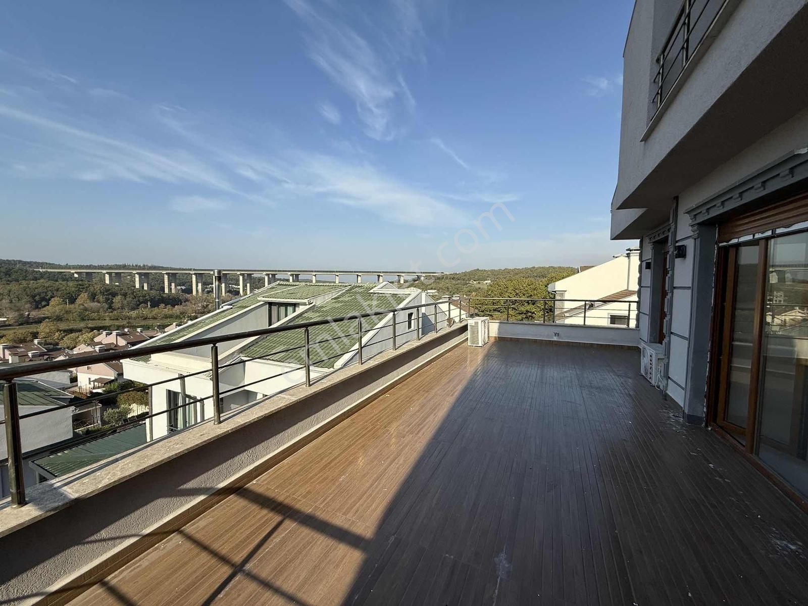 Uskumruköy'de Site İçerisinde 4+2 Villa - Görsel 19