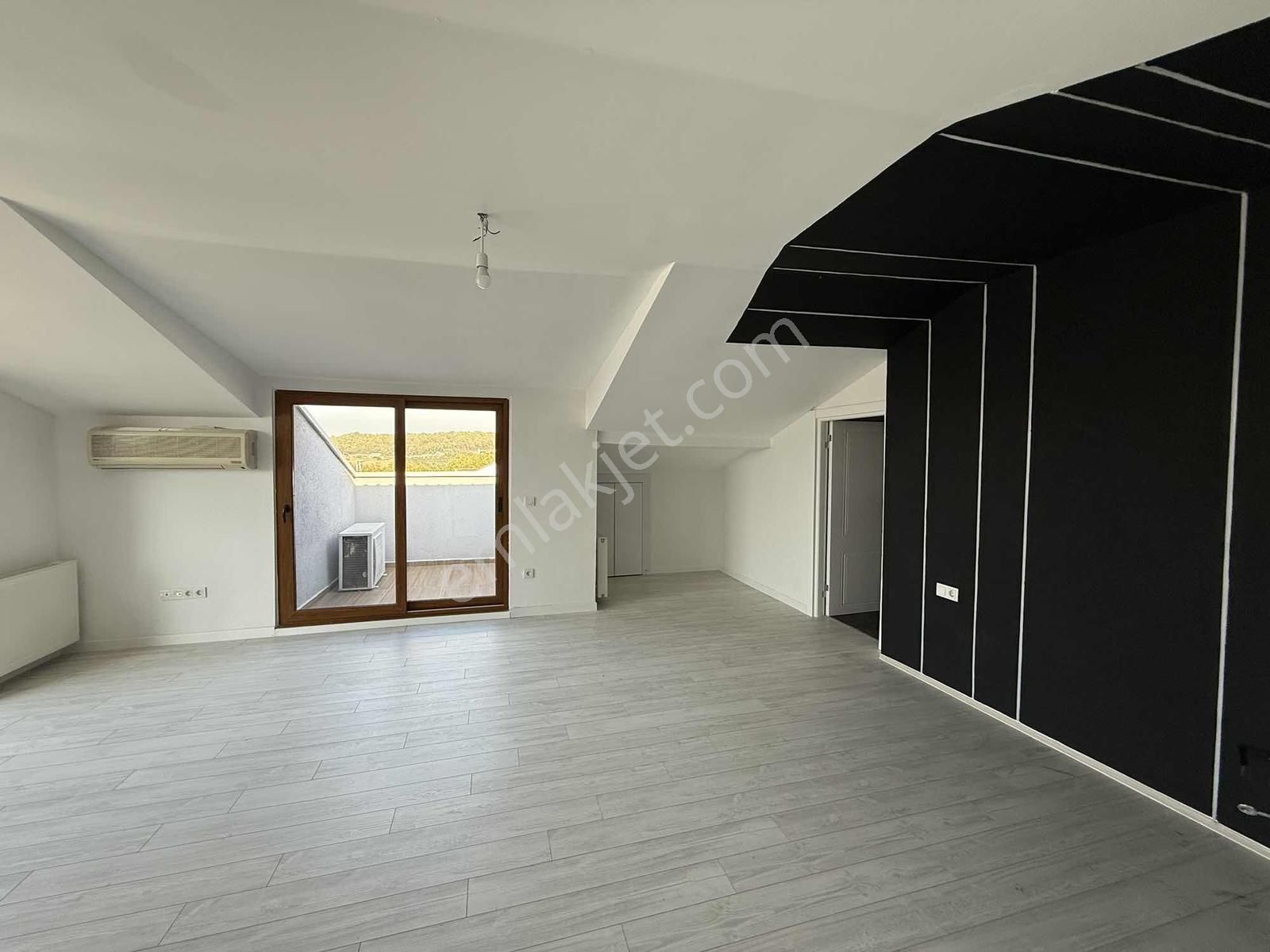 Uskumruköy'de Site İçerisinde 4+2 Villa - Görsel 14