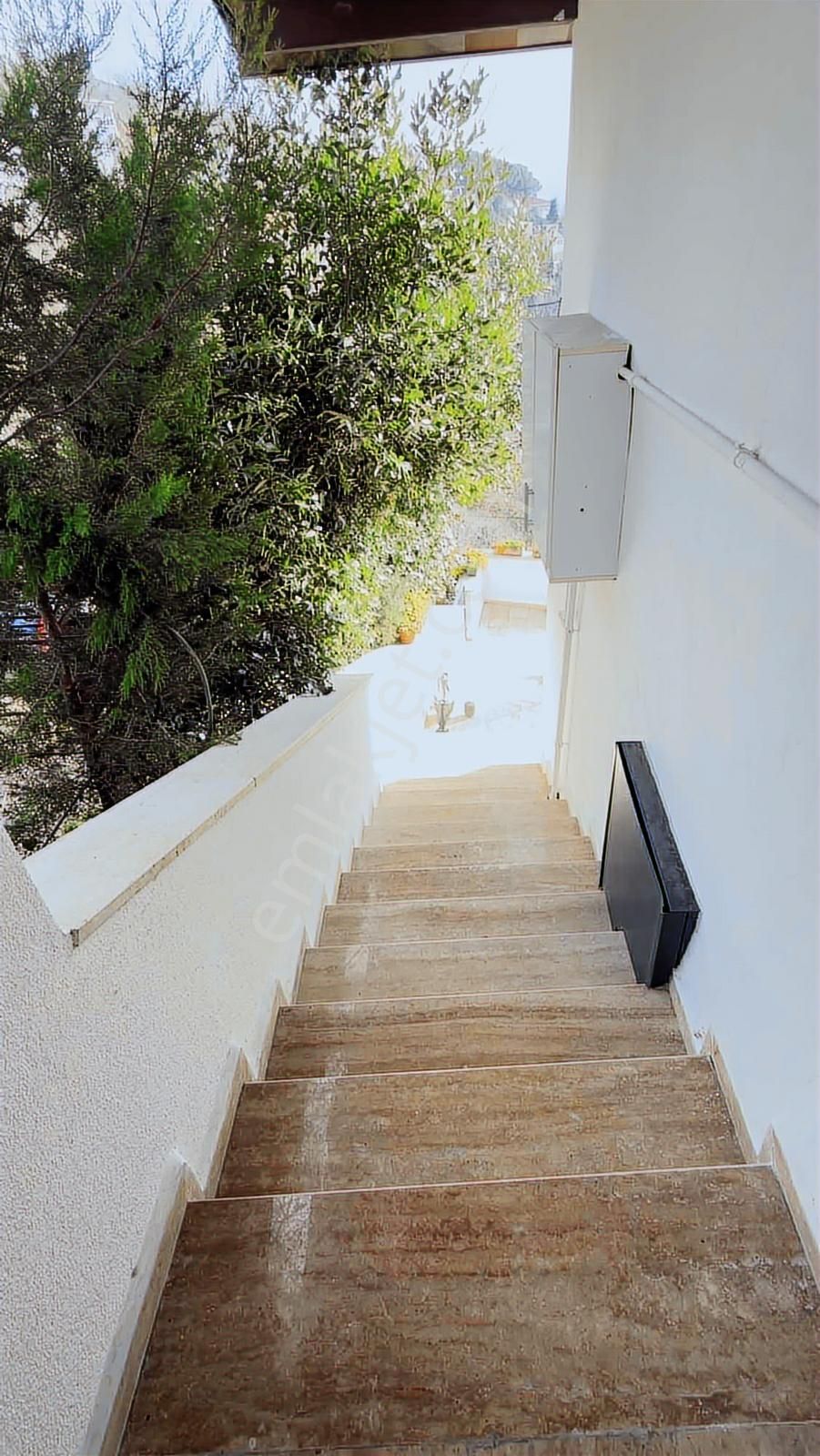 Büyükdere Sırtta Muhteşem Boğaz Manzaralı Dekorasyonlu Villa - Görsel 18