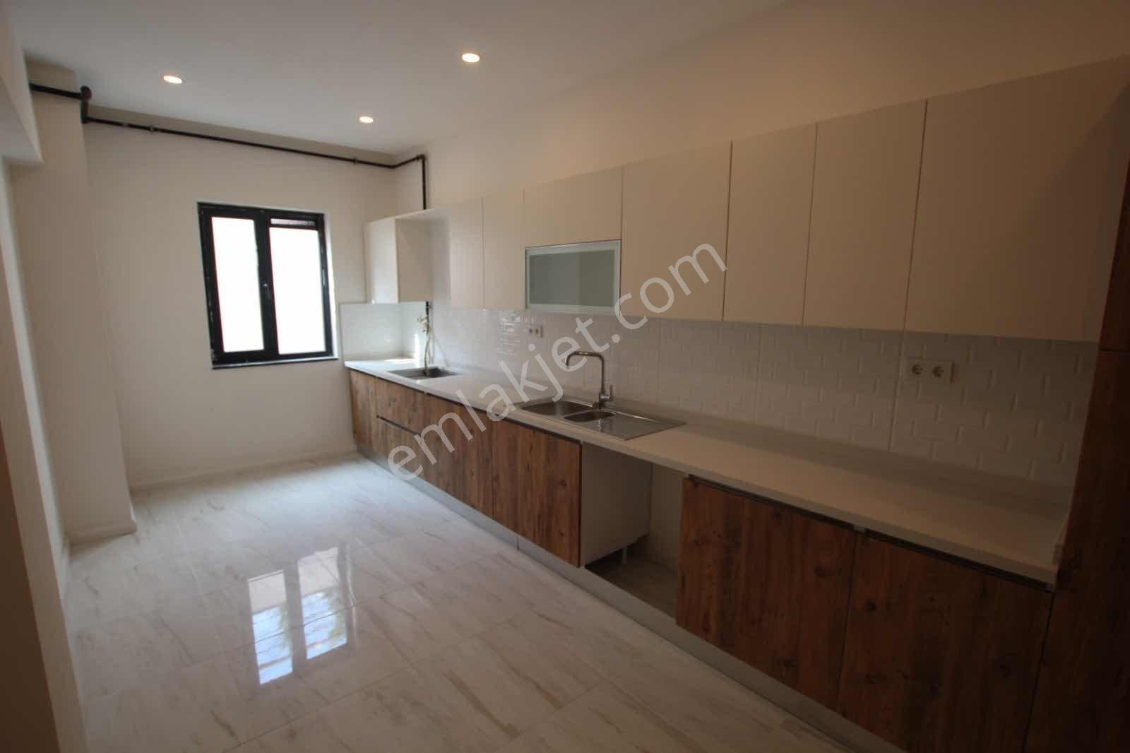 Zekeriyaköy Lotus Park Sitesinde Güzel Konum Villa - Görsel 3