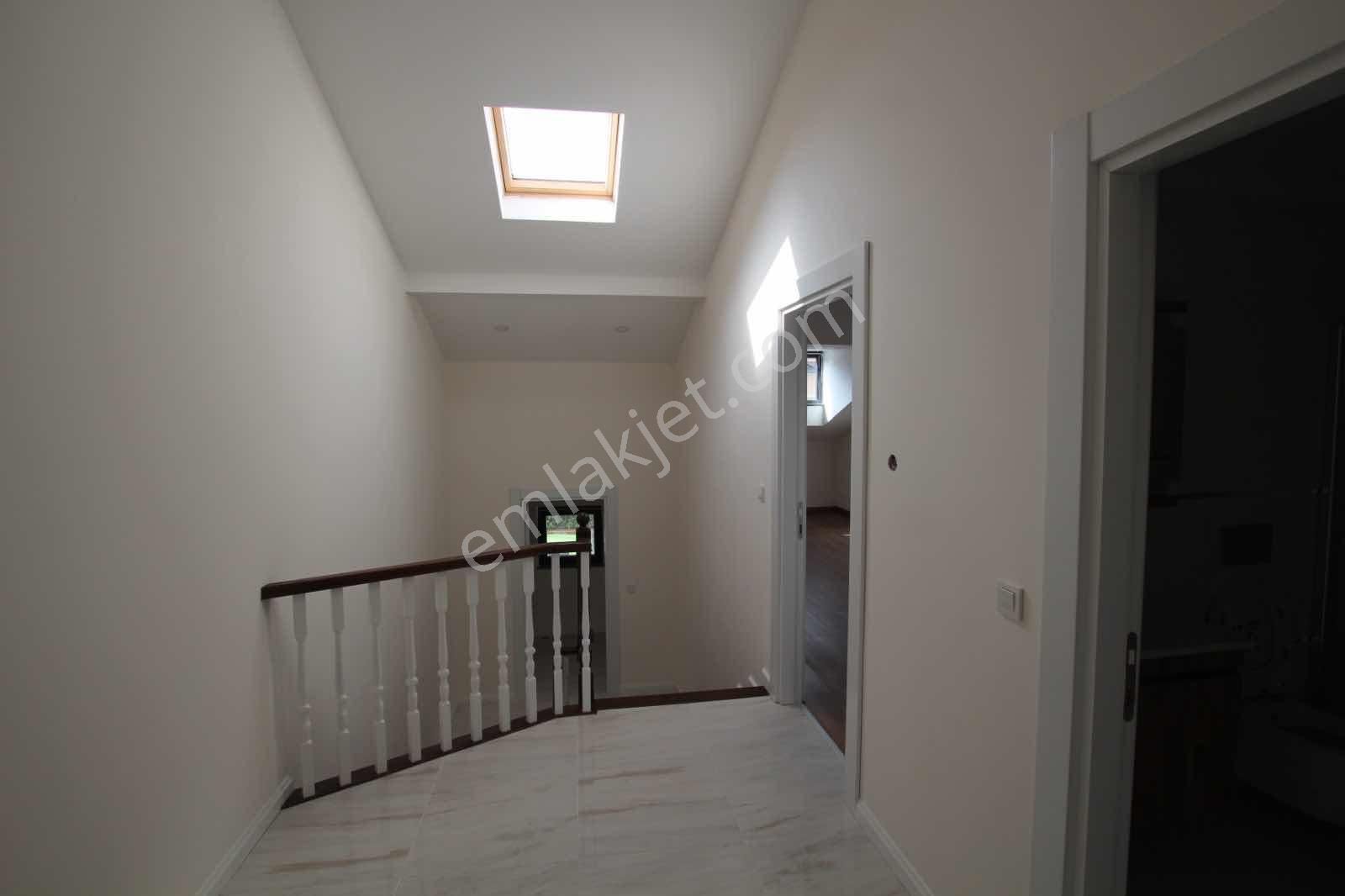 Zekeriyaköy Lotus Park Sitesinde Güzel Konum Villa - Görsel 17