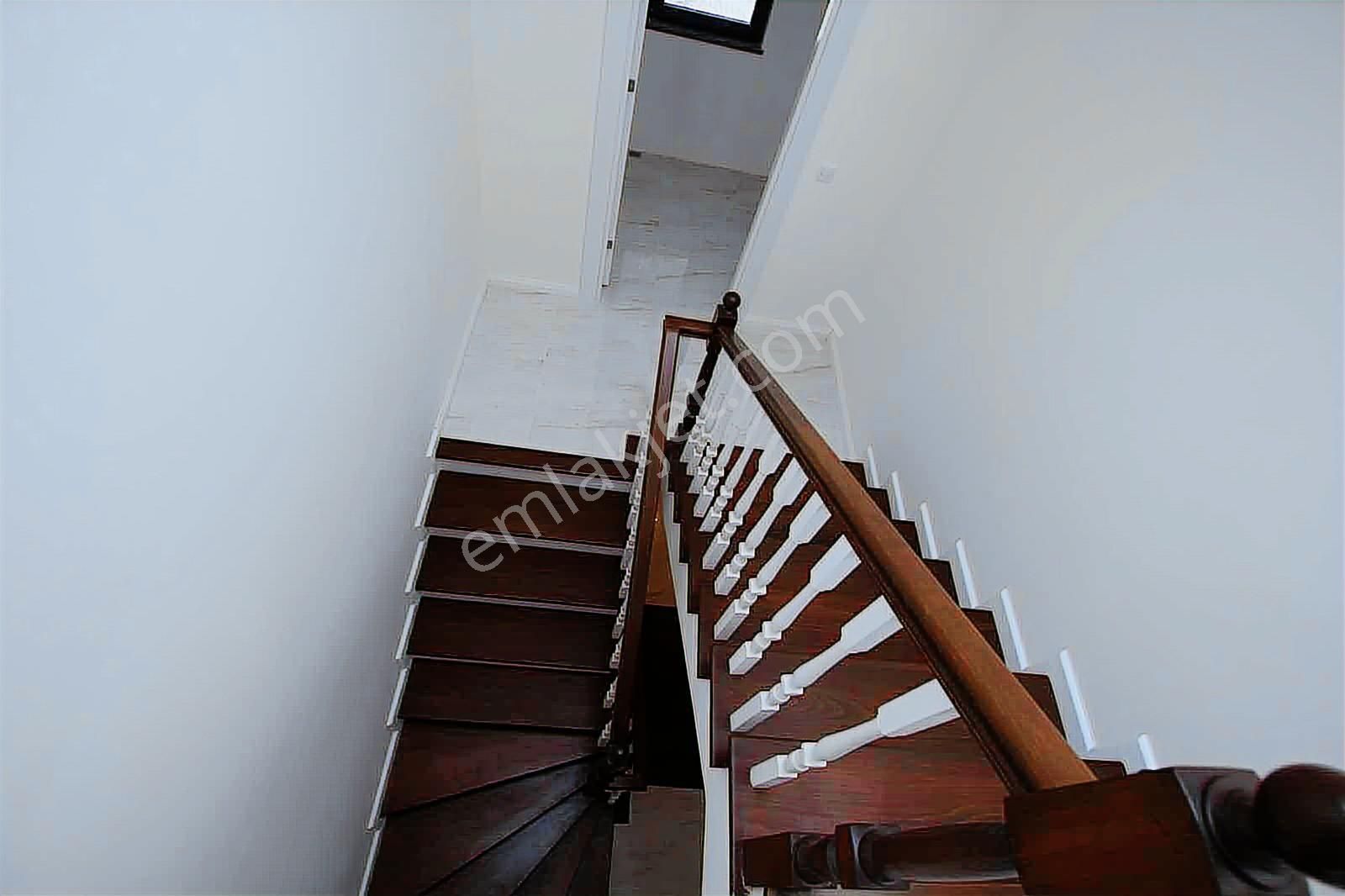 Zekeriyaköy Lotus Park Sitesinde Güzel Konum Villa - Görsel 10