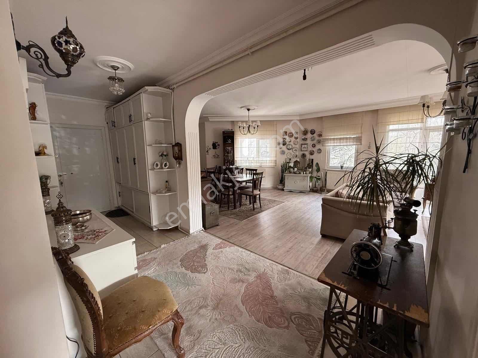 Bahçeşehir 2.kısım'da 155m2 3+1 Site İçerisinde Kupon Daire - Görsel 26