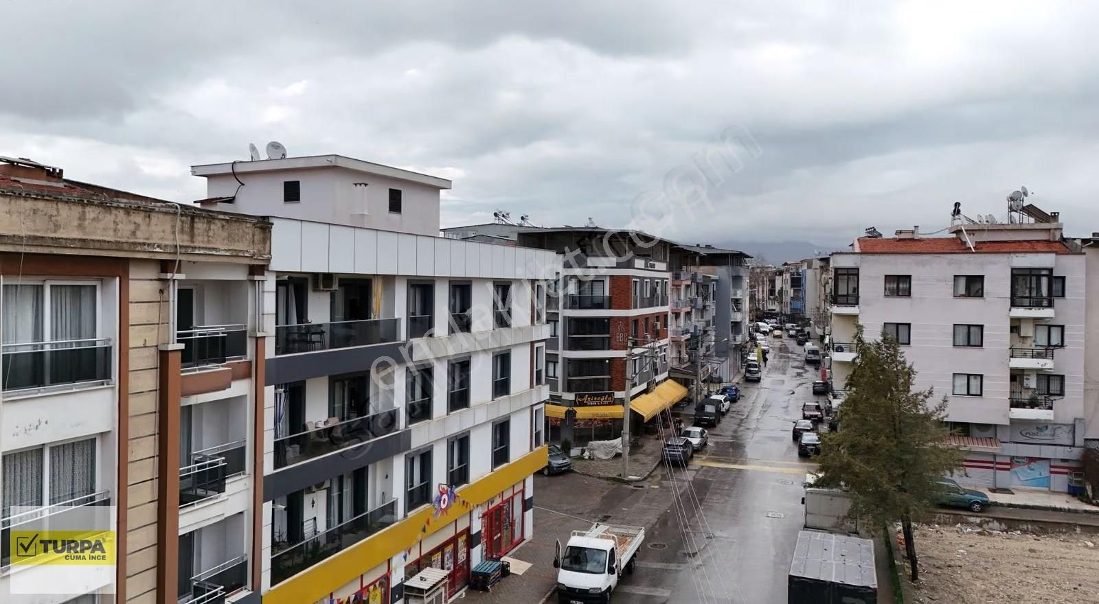 Buca Göksu'nun Göbeğinde 180m² Çift Cepheli Kiralık Dükkan - Görsel 17