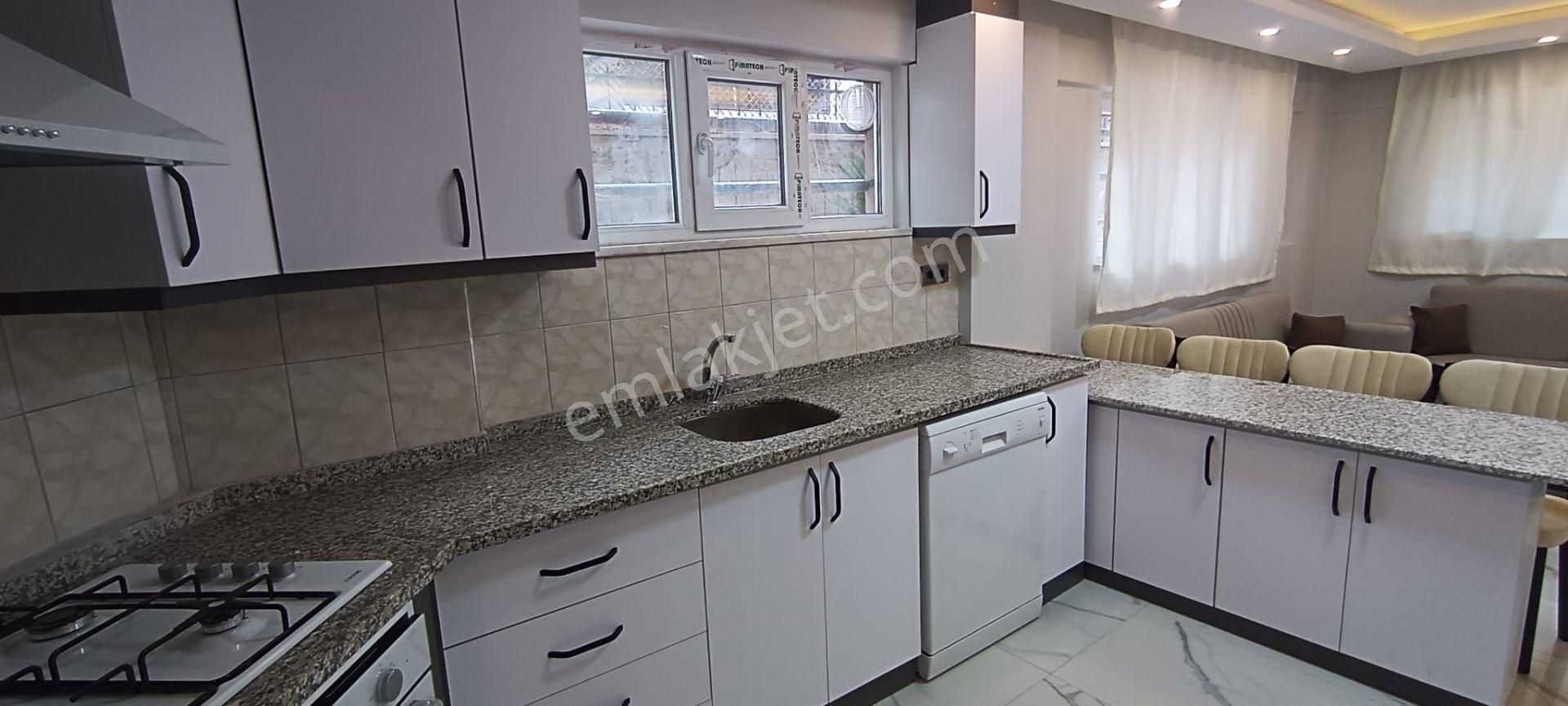 Ender Uysal Gayrimenkulden Yunusemre Mahallesin De 2+1 Kiralık Lüx Eşyalı Bahçe Katı Apart.