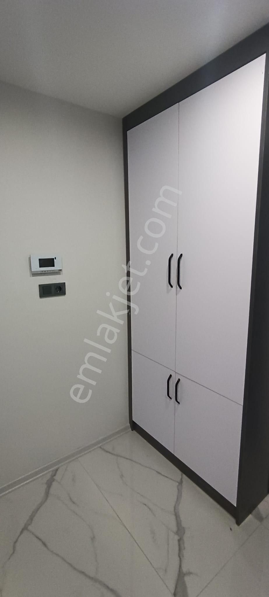 Ender Uysal Gayrimenkulden Yunusemre Mahallesin De 2+1 Kiralık Lüx Eşyalı Bahçe Katı Apart. - Görsel 13