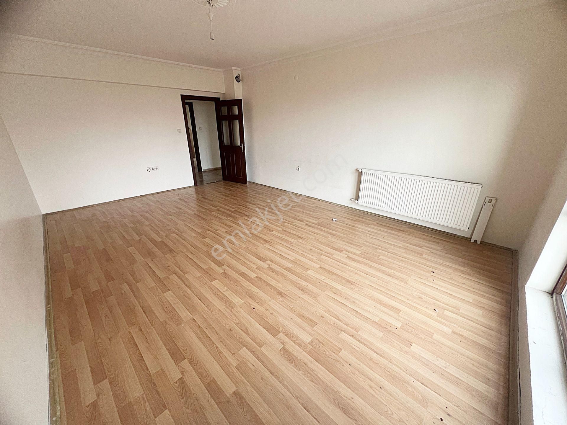 Çiğdemtepe Selim Cadde Üzerinde 3. Kat Muhteşem Lokasyon Kök Tapu İskanlı 3+1 - Görsel 8