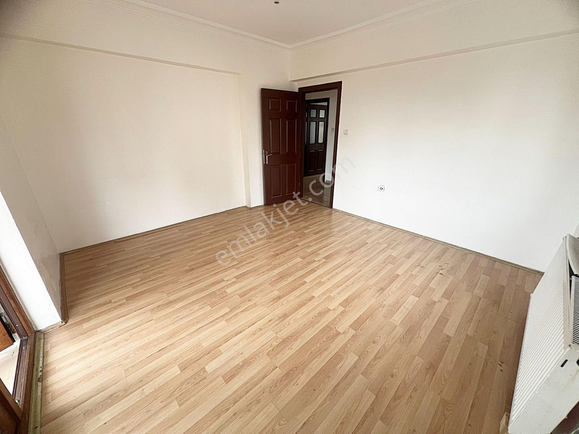 Çiğdemtepe Selim Cadde Üzerinde 3. Kat Muhteşem Lokasyon Kök Tapu İskanlı 3+1 - Görsel 12